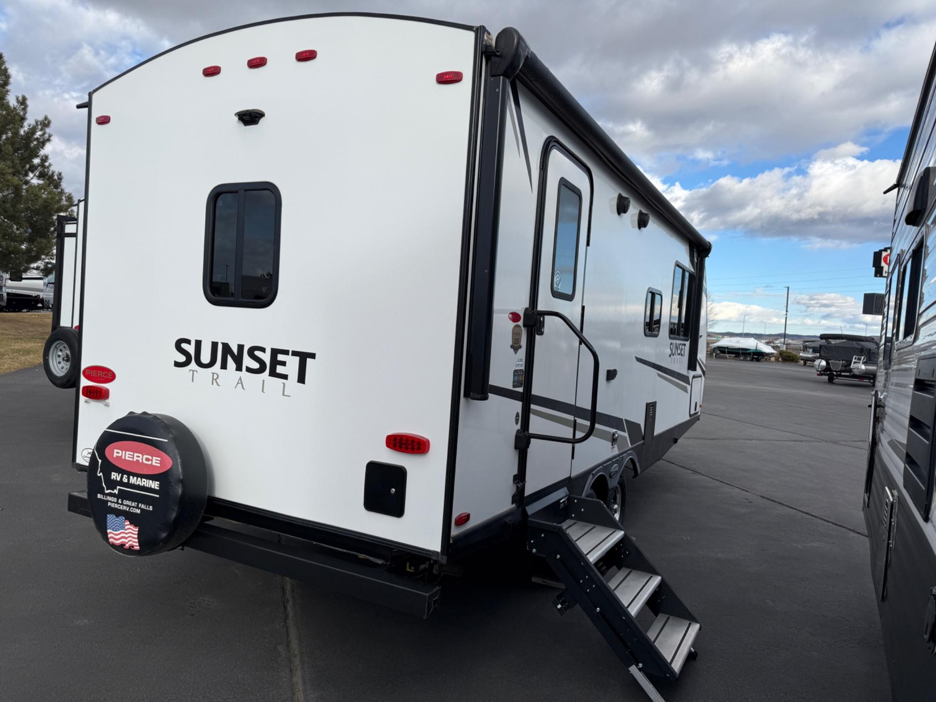 2022 CrossRoads RV 2022 CrossRoads RV Sunset Trail Super Lite - thumbnail 4