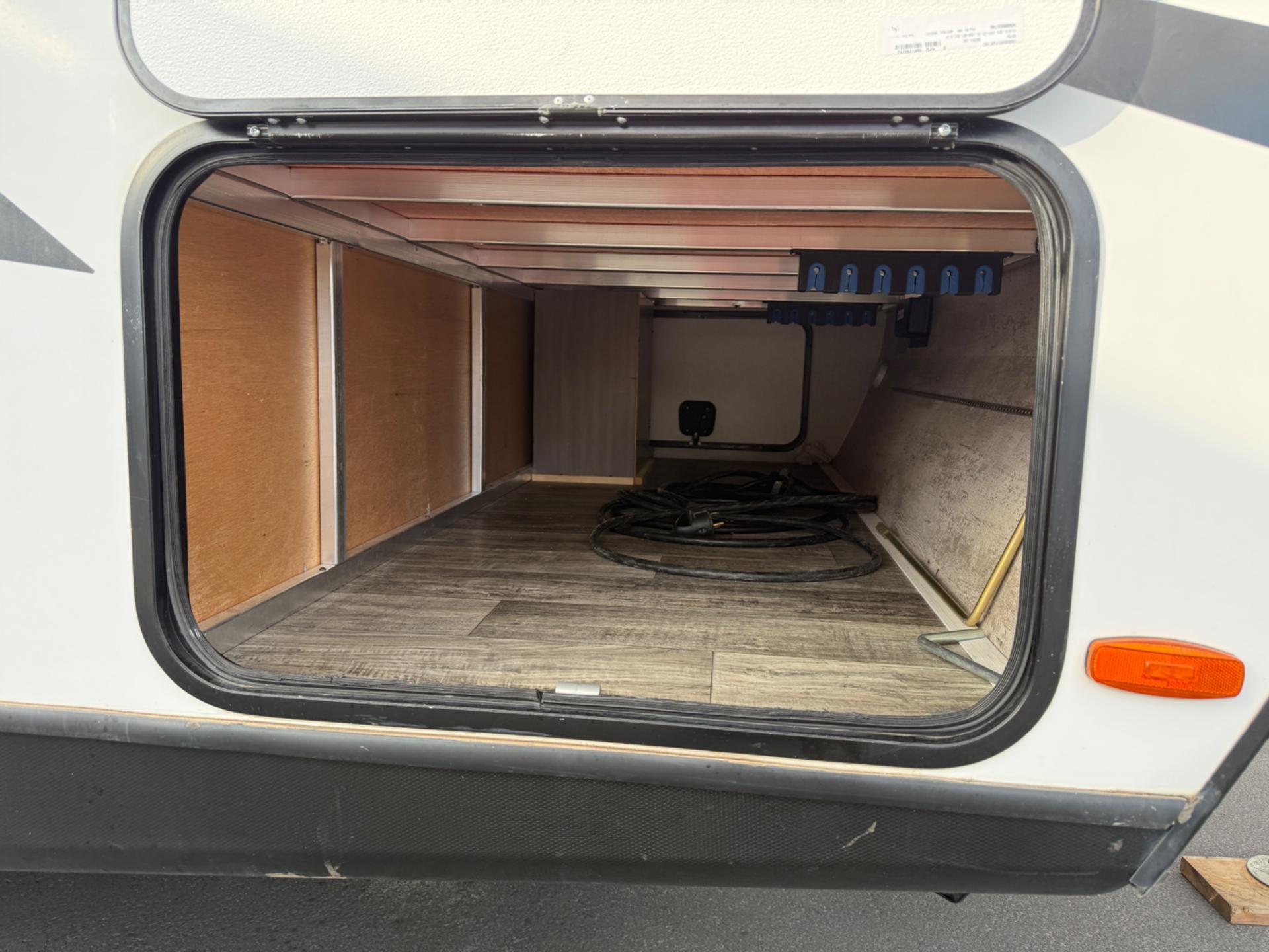 2022 CrossRoads RV 2022 CrossRoads RV Sunset Trail Super Lite - thumbnail 5