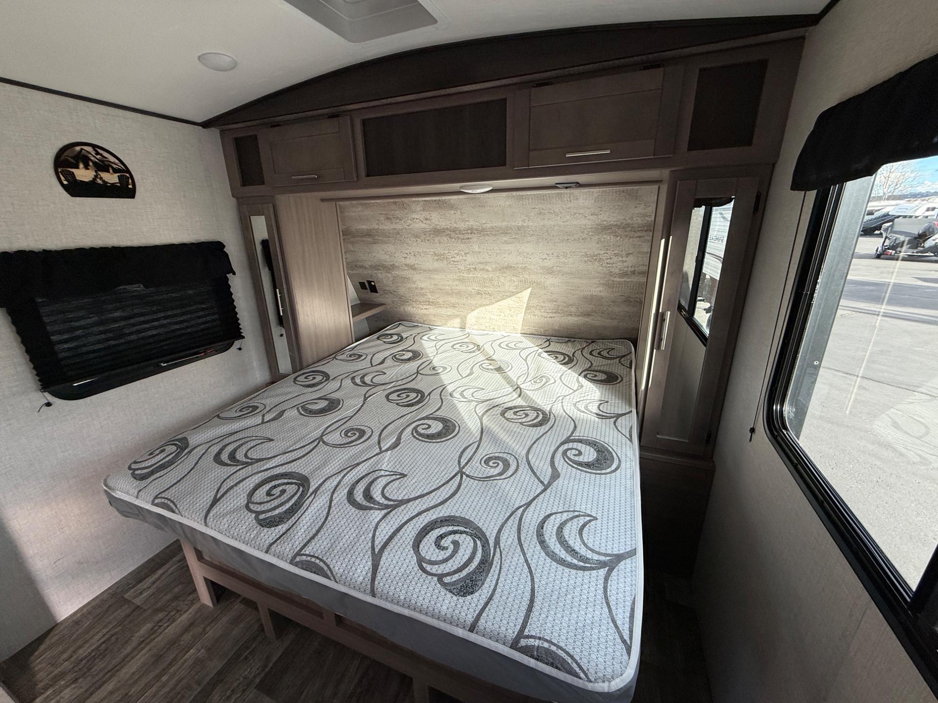 2022 CrossRoads RV 2022 CrossRoads RV Sunset Trail Super Lite - thumbnail 13