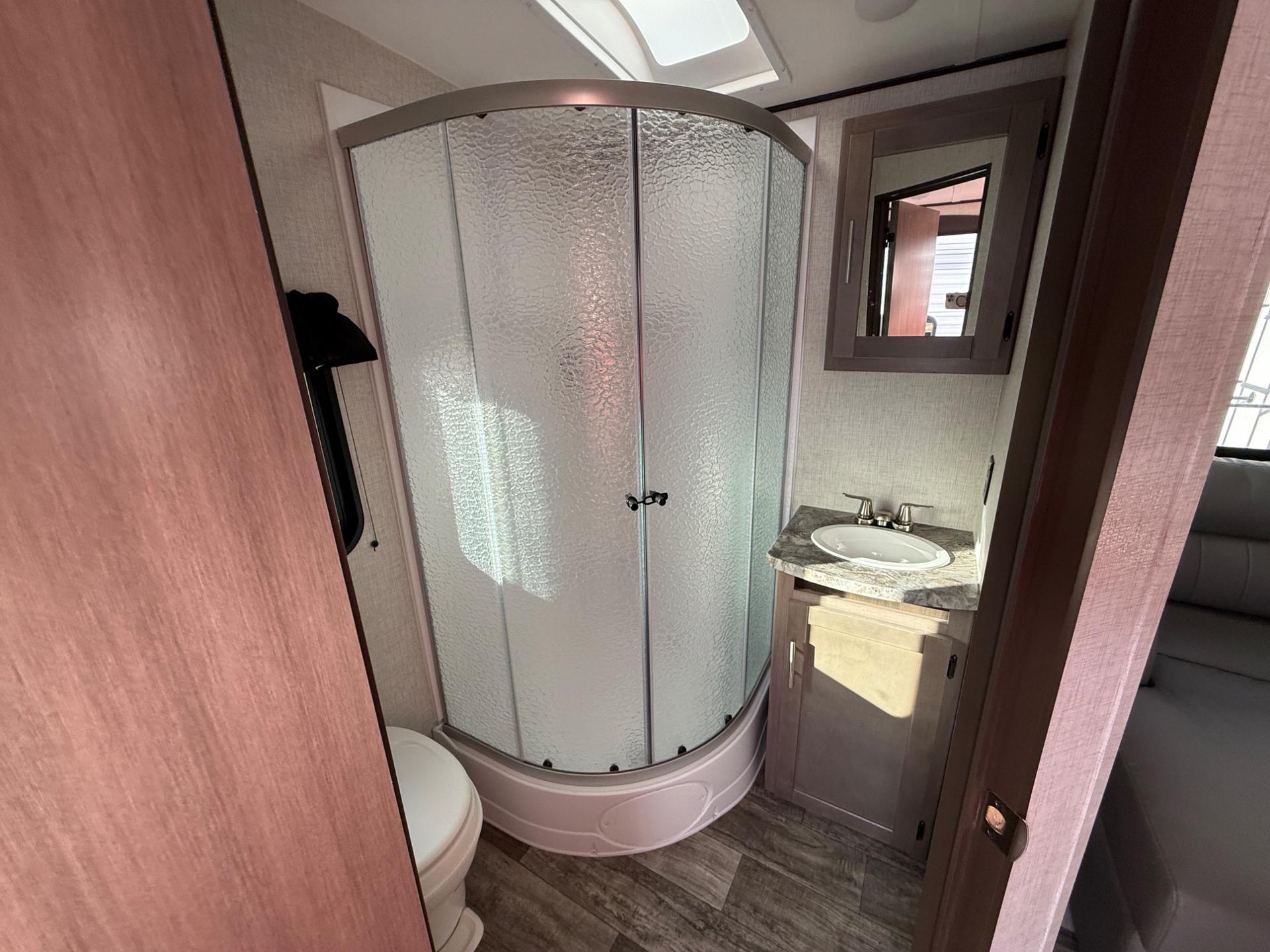 2022 CrossRoads RV 2022 CrossRoads RV Sunset Trail Super Lite - thumbnail 15