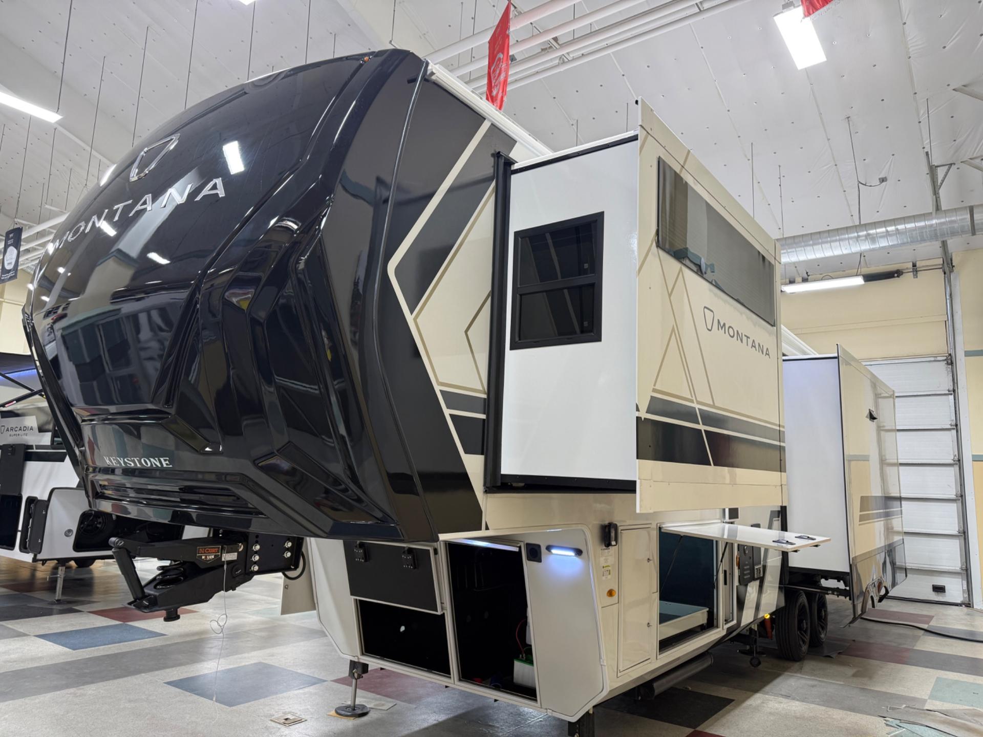 2026 Keystone 2026 Keystone Montana - thumbnail 3