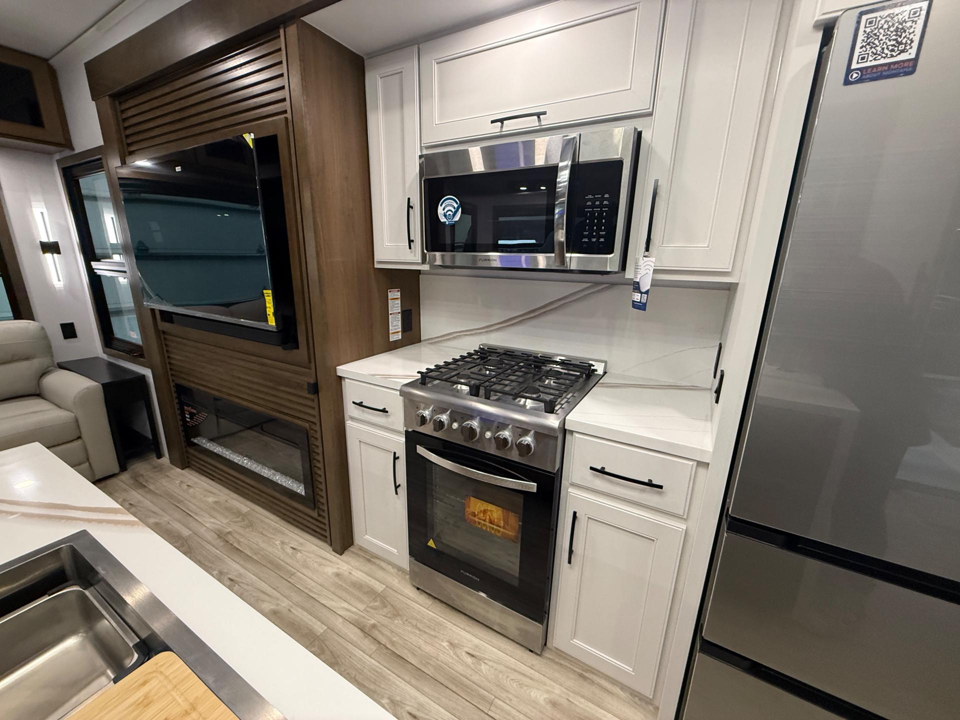 2026 Keystone 2026 Keystone Montana - thumbnail 21