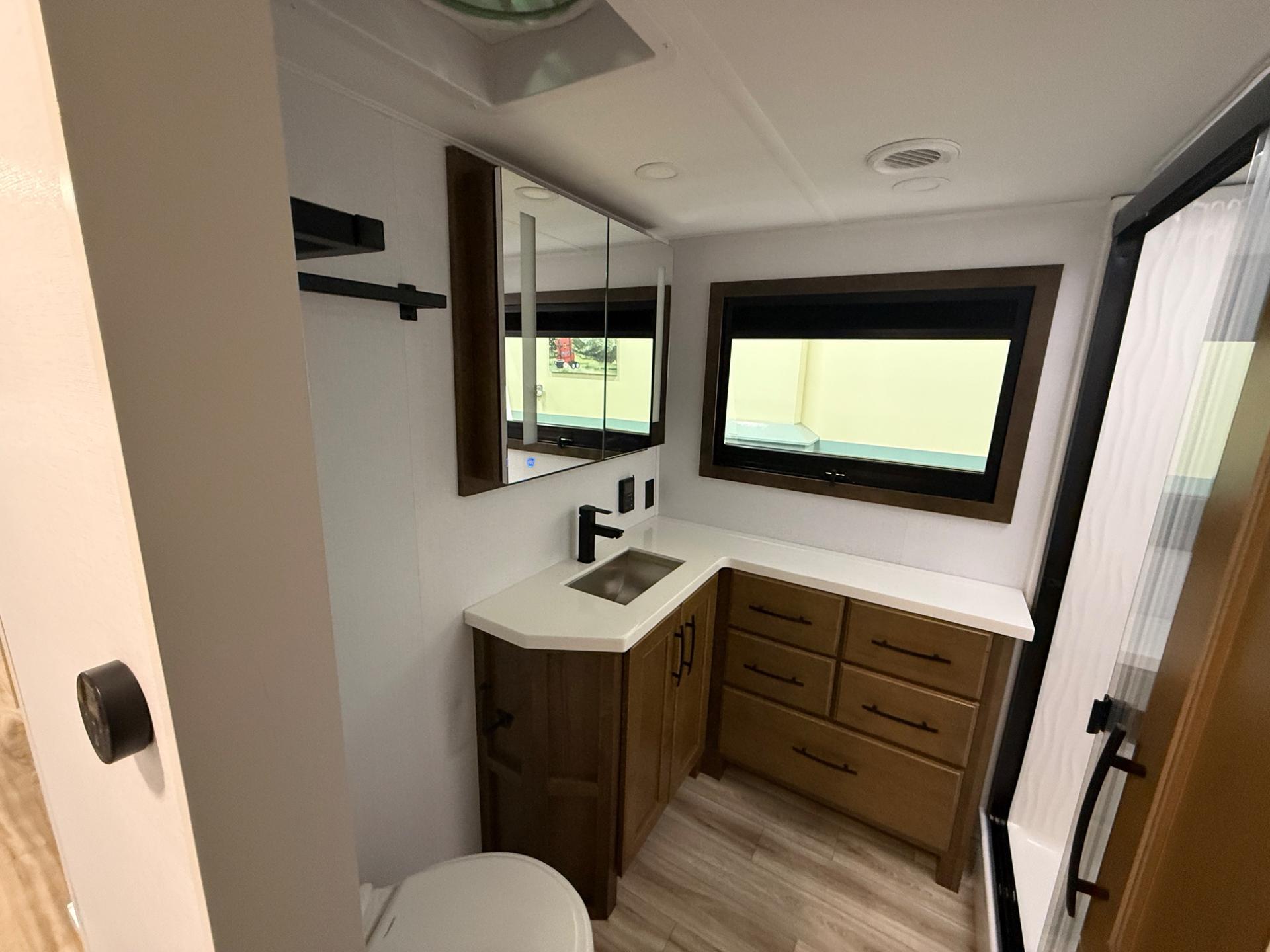 2026 Keystone 2026 Keystone Montana - thumbnail 24