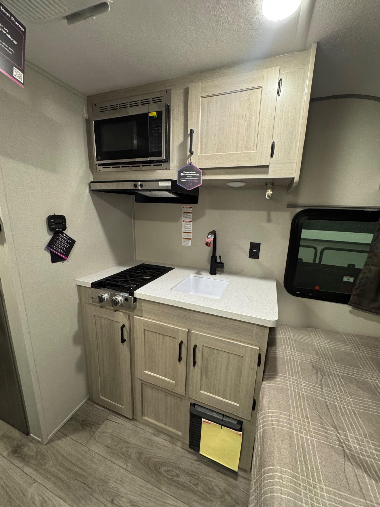 2026 Coachmen 2026 Coachmen Catalina Summit Series 7 - thumbnail 9