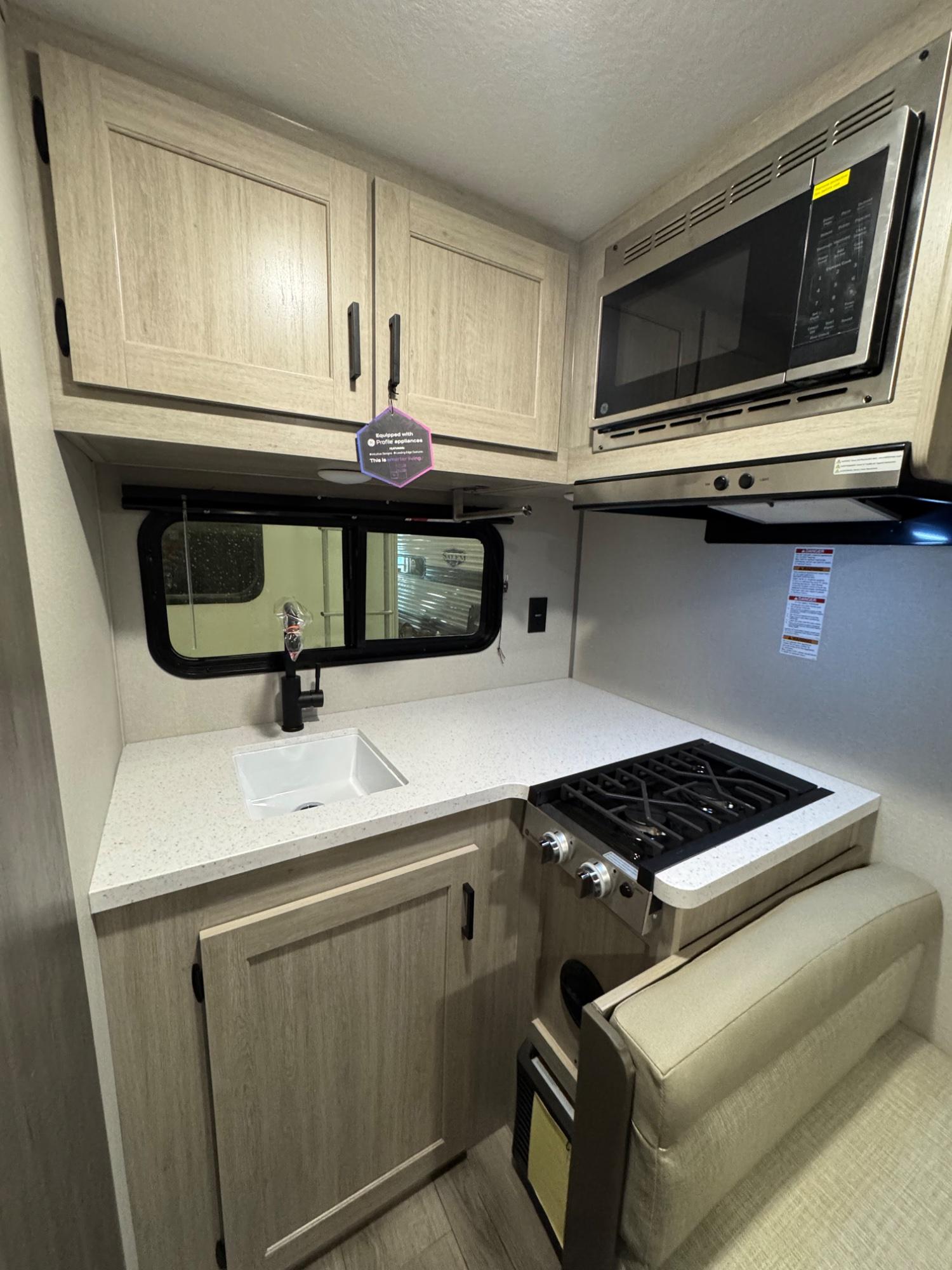 2026 Coachmen 2026 Coachmen Catalina Summit Series 7 - thumbnail 9