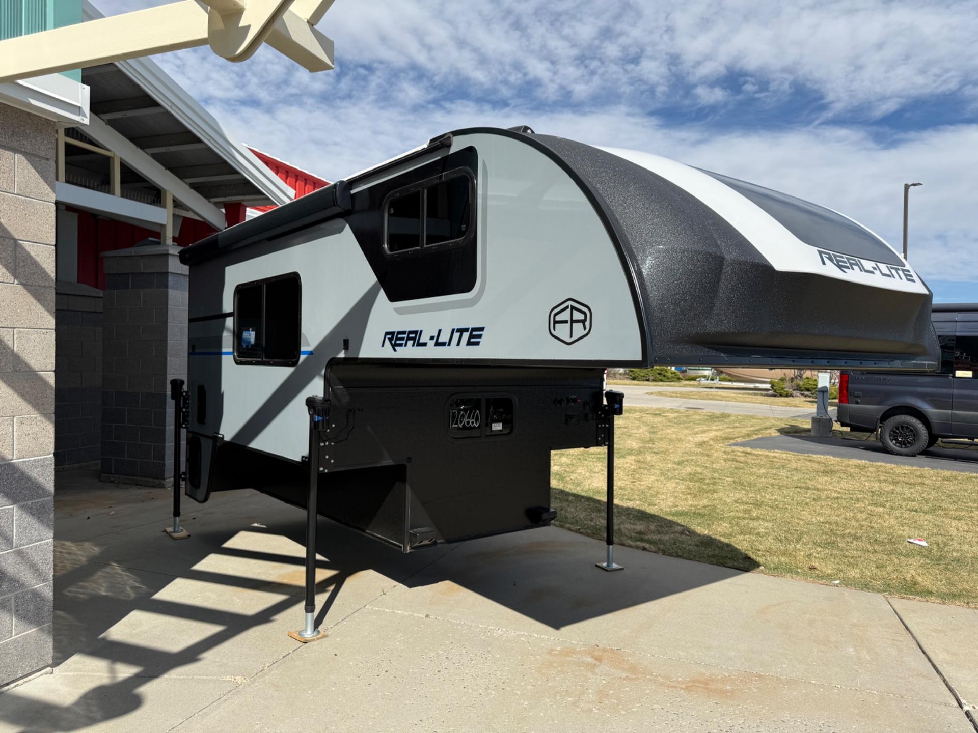 2026 Palomino 2026 Palomino Real-Lite Hard Side - thumbnail 4