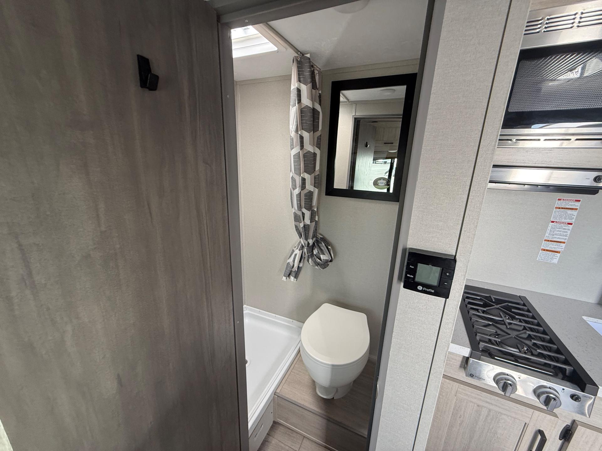 2026 Coachmen 2026 Coachmen Catalina Summit Series 7 - thumbnail 11