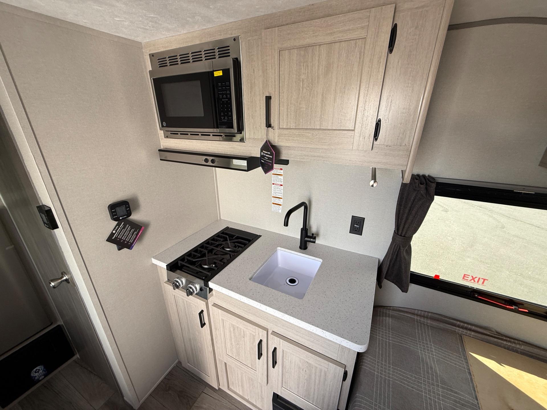 2026 Coachmen 2026 Coachmen Catalina Summit Series 7 - thumbnail 16