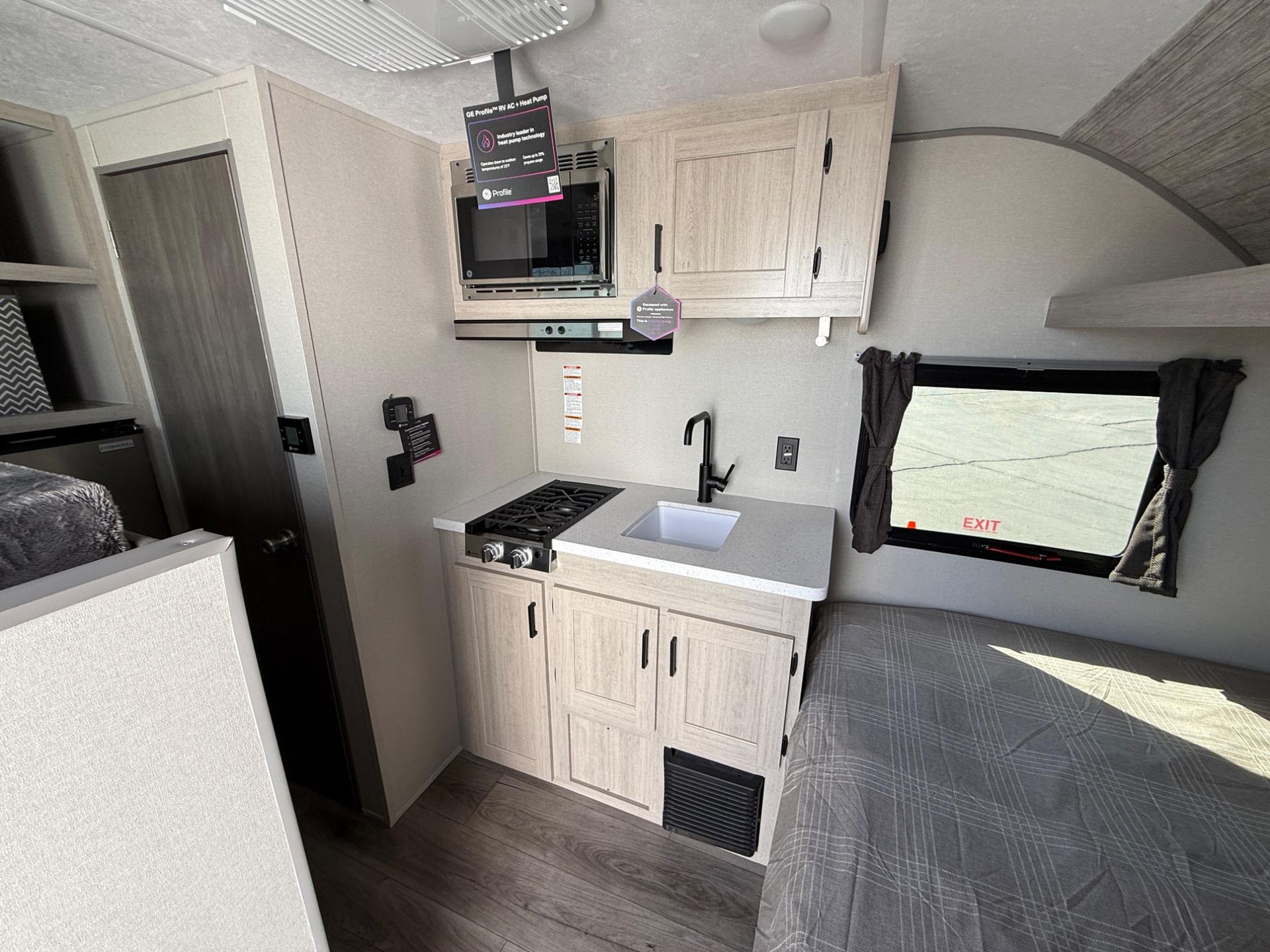 2026 Coachmen 2026 Coachmen Catalina Summit Series 7 - thumbnail 9