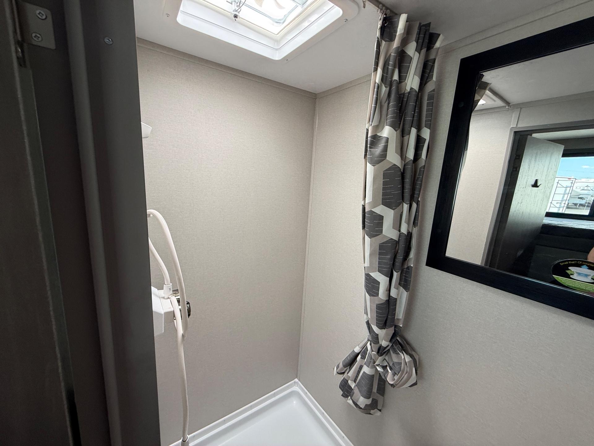 2026 Coachmen 2026 Coachmen Catalina Summit Series 7 - thumbnail 13