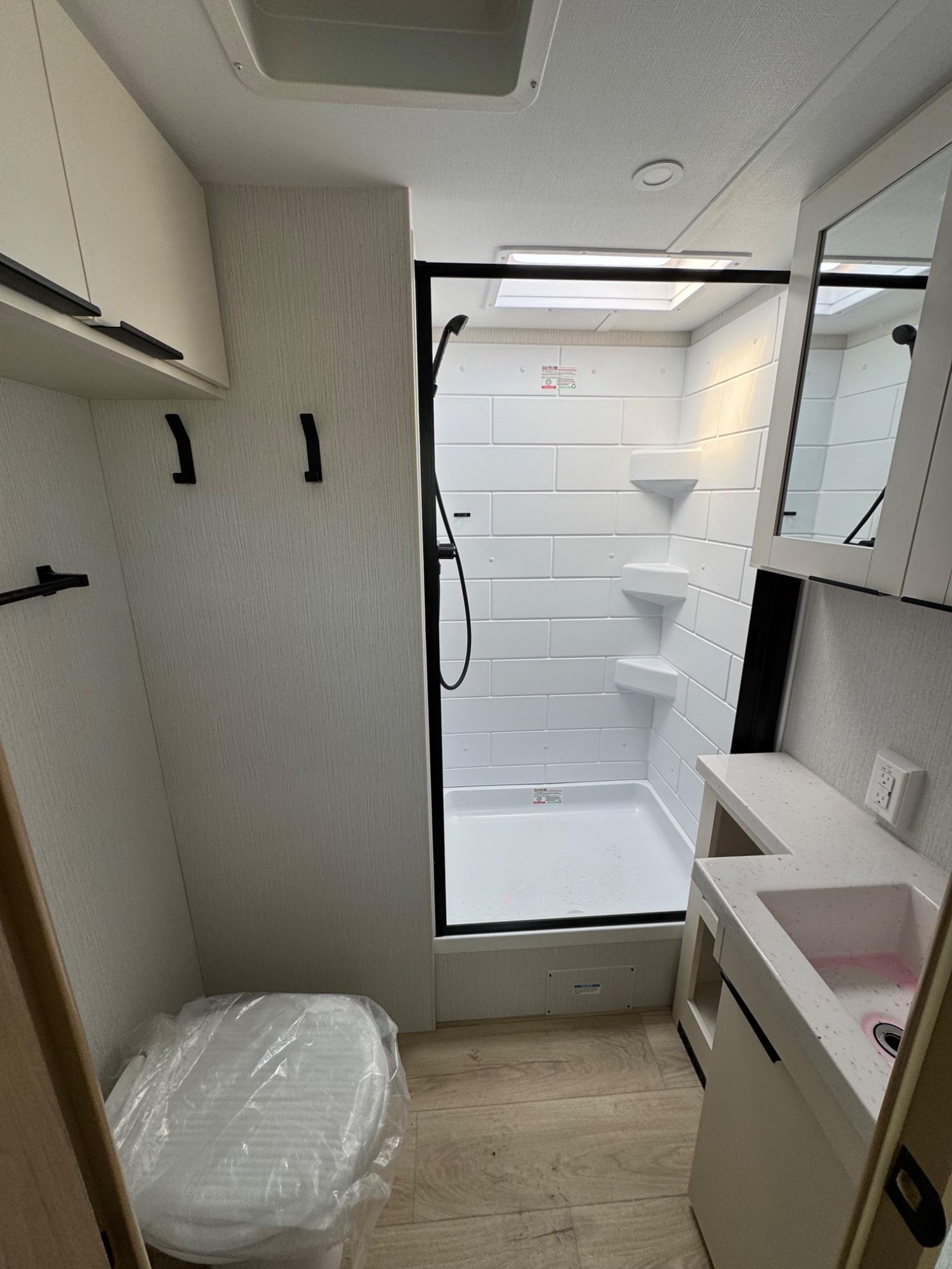 2026 Winnebago 2026 Winnebago Thrive - thumbnail 10