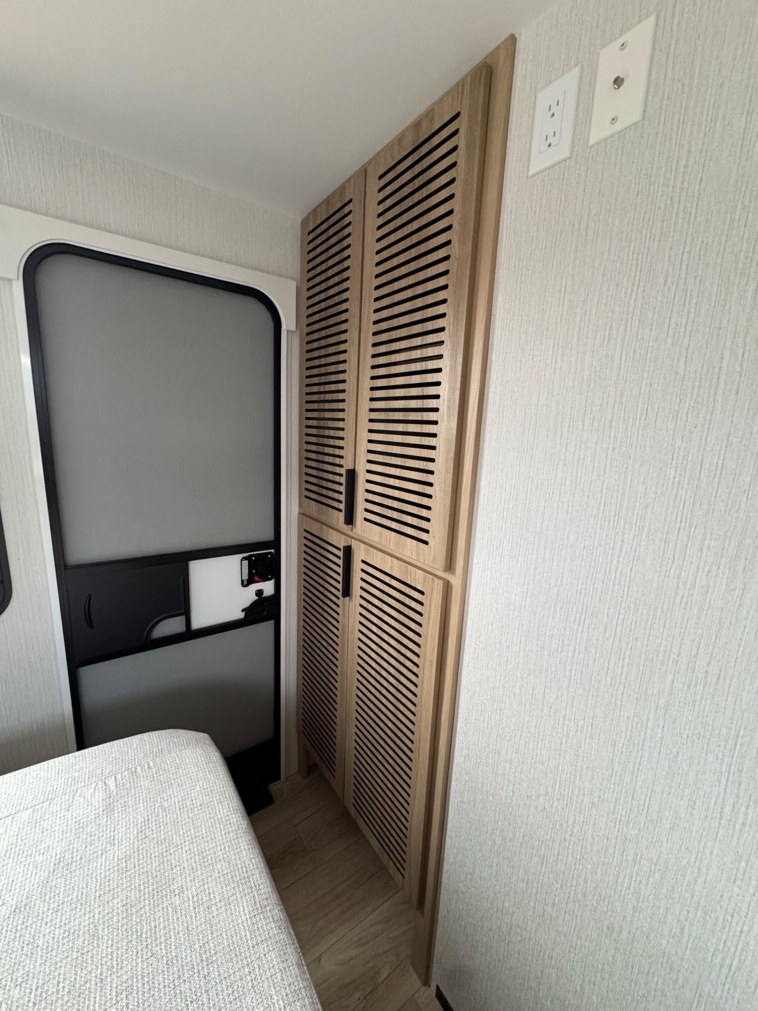 2026 Winnebago 2026 Winnebago Thrive - thumbnail 14