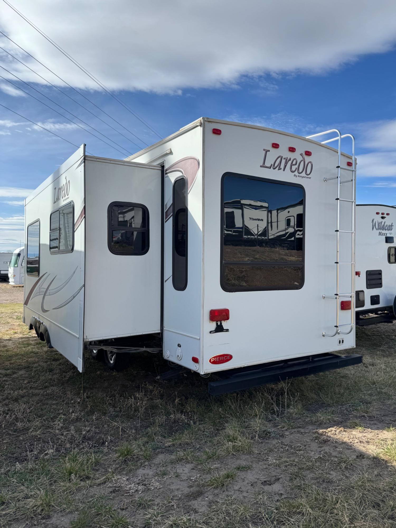 2010 Keystone 2010 Keystone Laredo - thumbnail 4