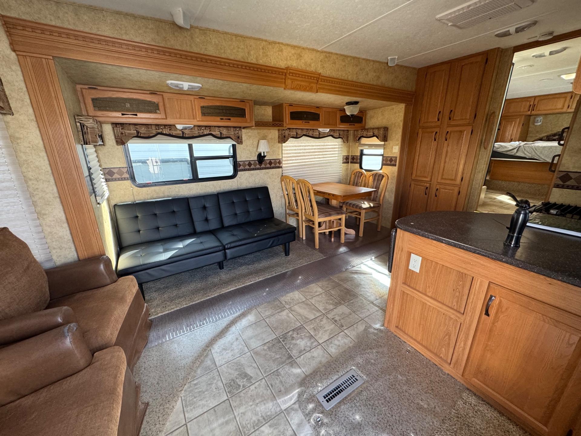 2010 Keystone 2010 Keystone Laredo - thumbnail 5