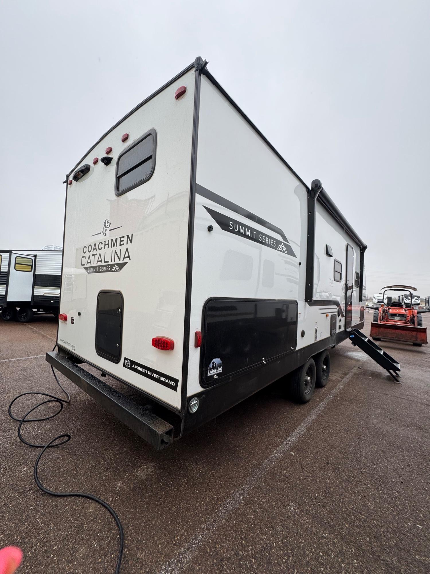 2026 Coachmen 2026 Coachmen Catalina Summit Series 8 - thumbnail 5