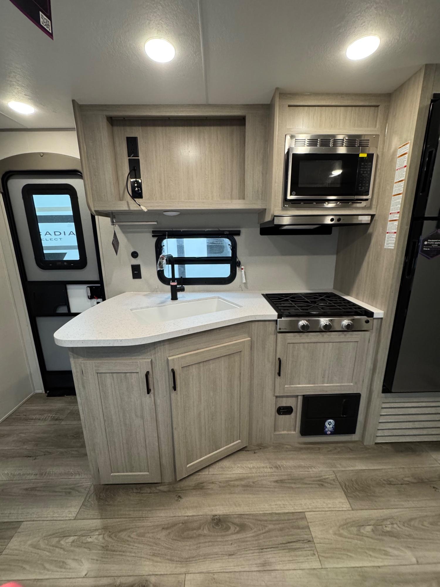 2026 Coachmen 2026 Coachmen Catalina Summit Series 8 - thumbnail 10