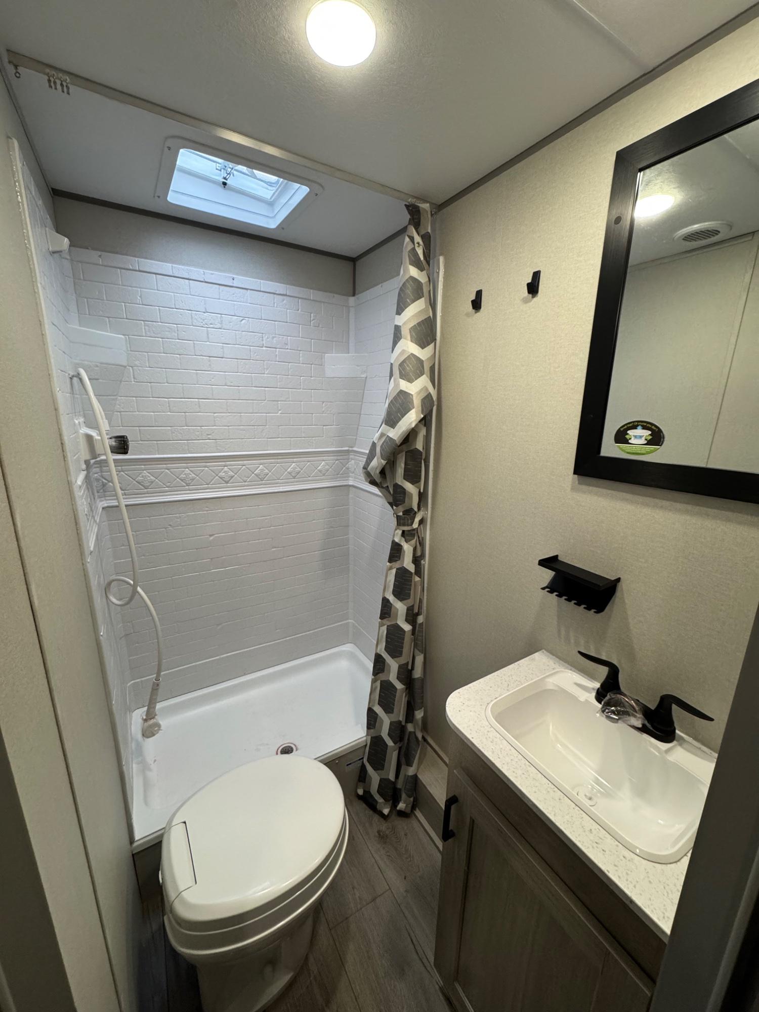 2026 Coachmen 2026 Coachmen Catalina Summit Series 8 - thumbnail 13