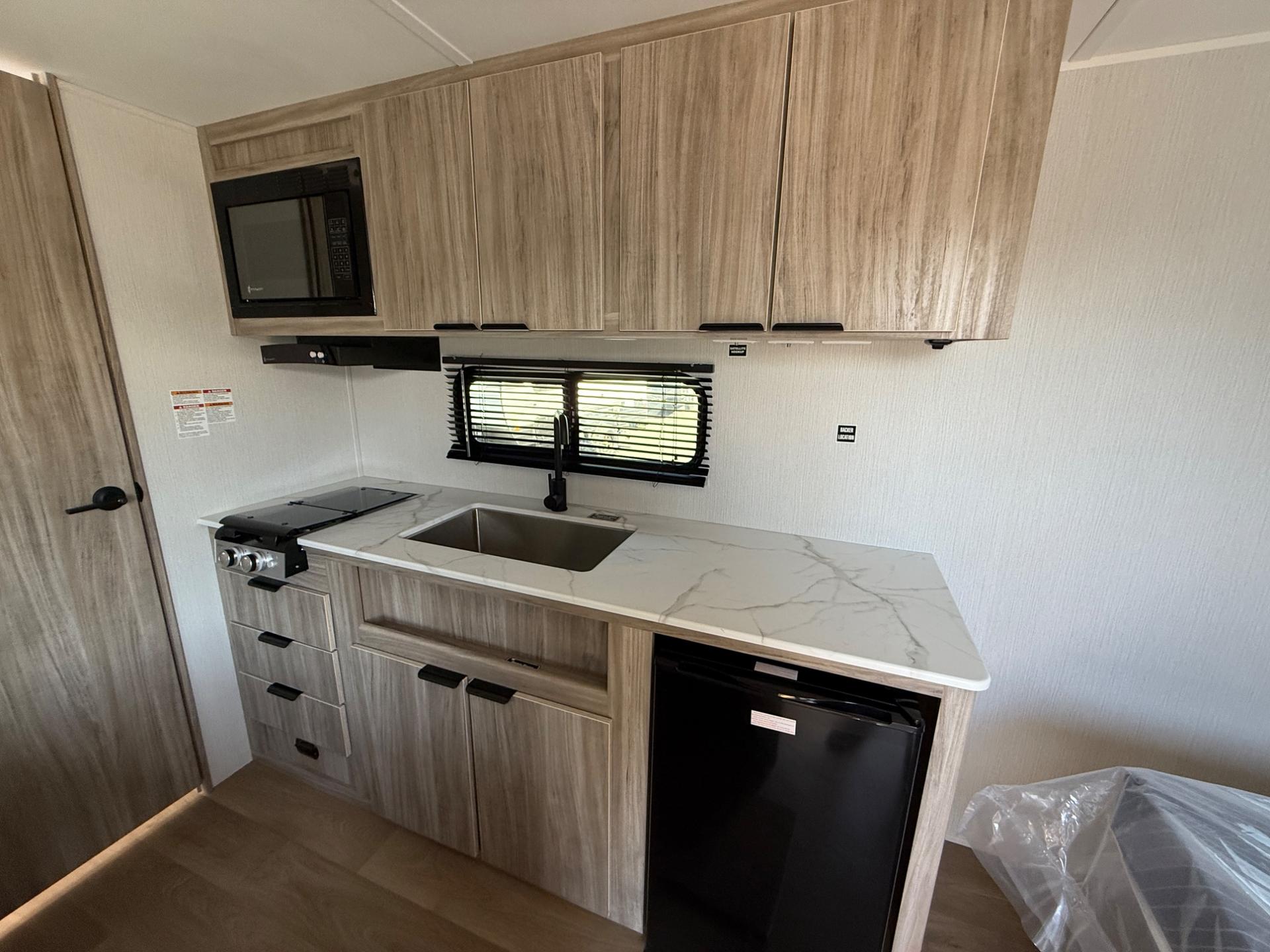 2026 Winnebago 2026 Winnebago Access - thumbnail 11