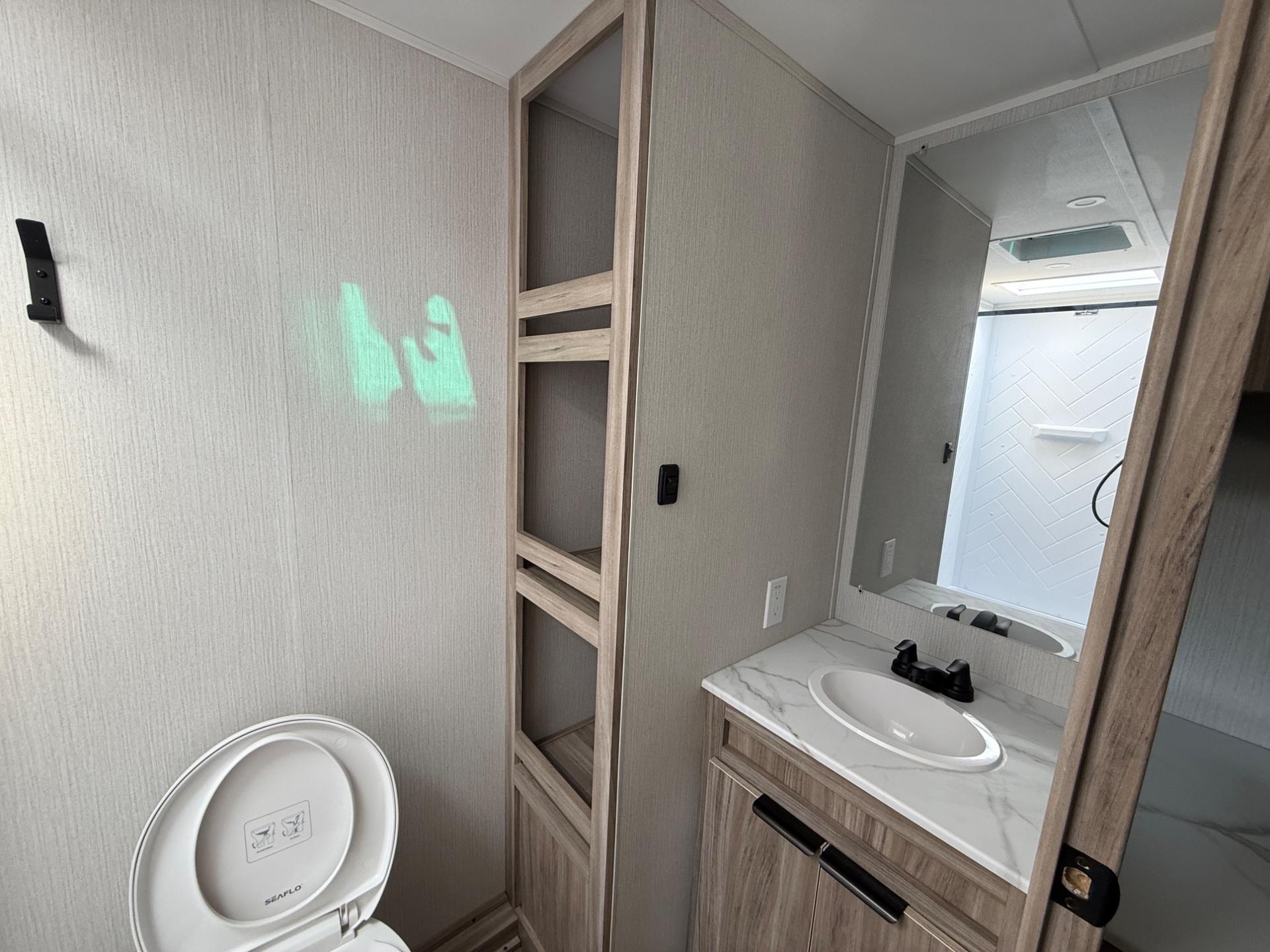 2026 Winnebago 2026 Winnebago Access - thumbnail 15