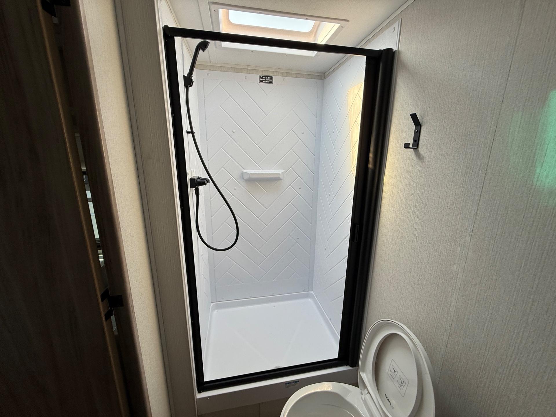 2026 Winnebago 2026 Winnebago Access - thumbnail 16