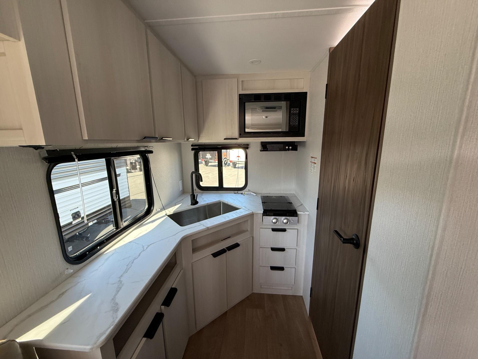 2026 Winnebago 2026 Winnebago Access - thumbnail 16