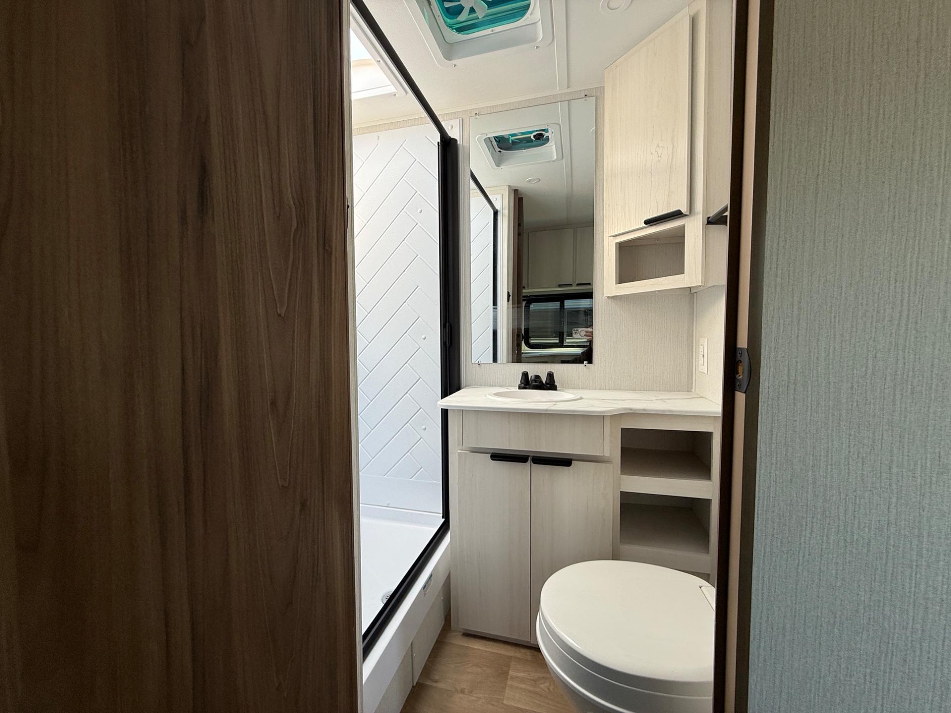 2026 Winnebago 2026 Winnebago Access - thumbnail 17