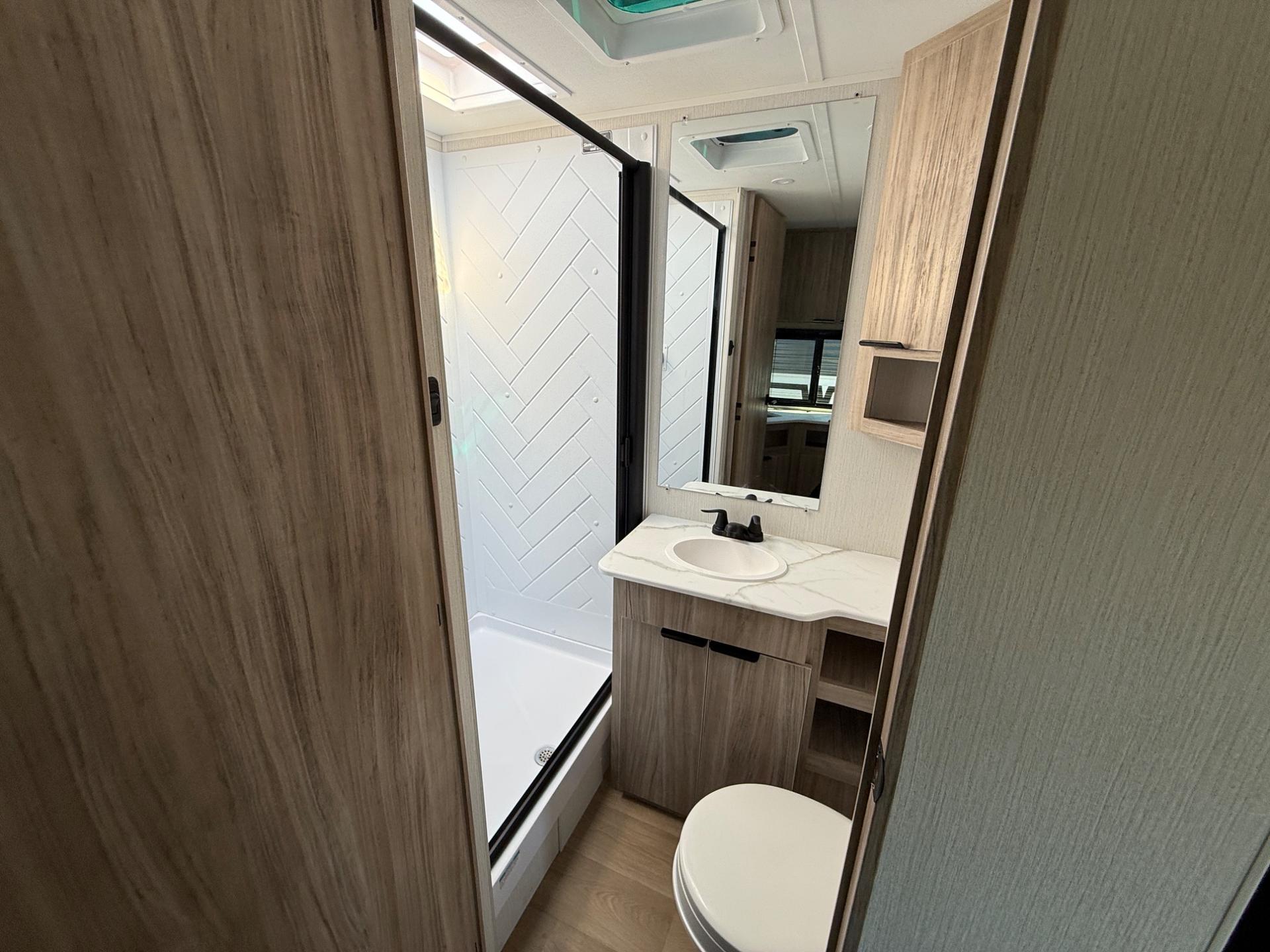 2026 Winnebago 2026 Winnebago Access - thumbnail 16