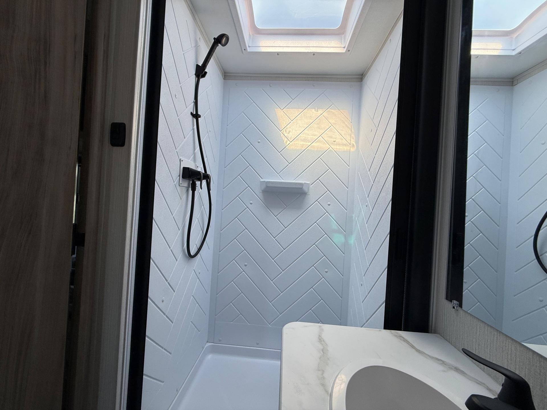 2026 Winnebago 2026 Winnebago Access - thumbnail 17