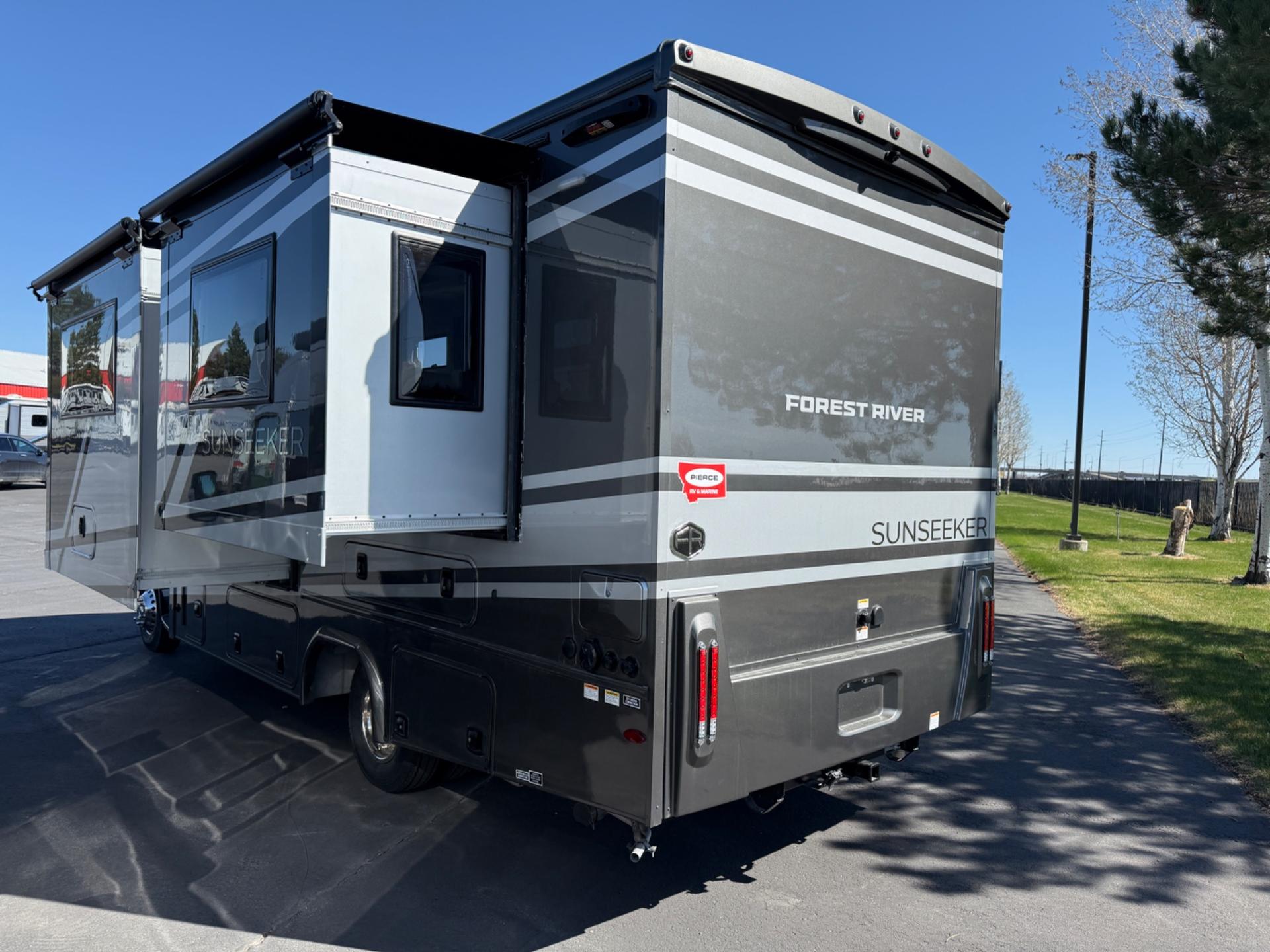 2026 Forest River 2026 Forest River Sunseeker - thumbnail 5