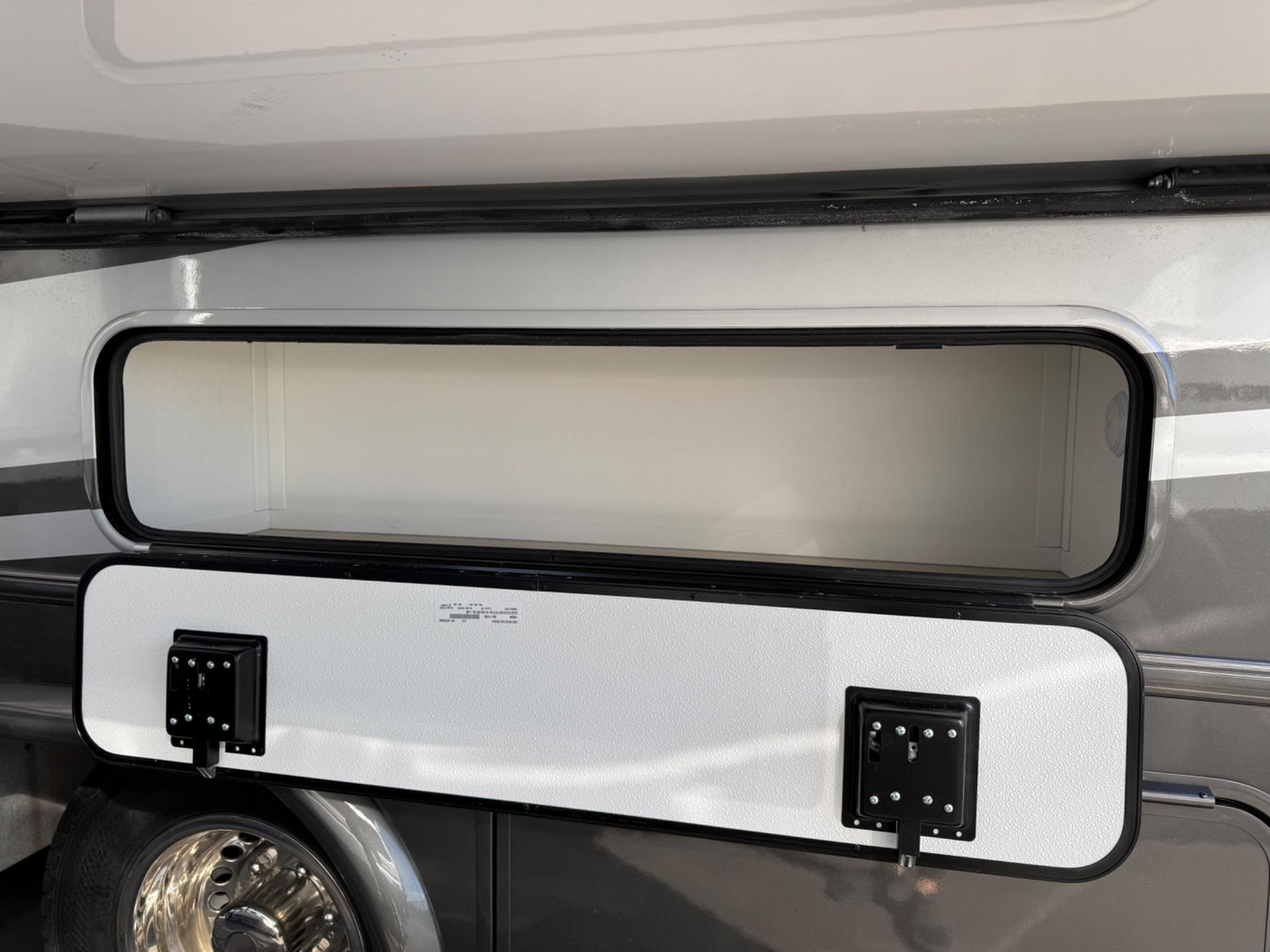 2026 Forest River 2026 Forest River Sunseeker - thumbnail 6