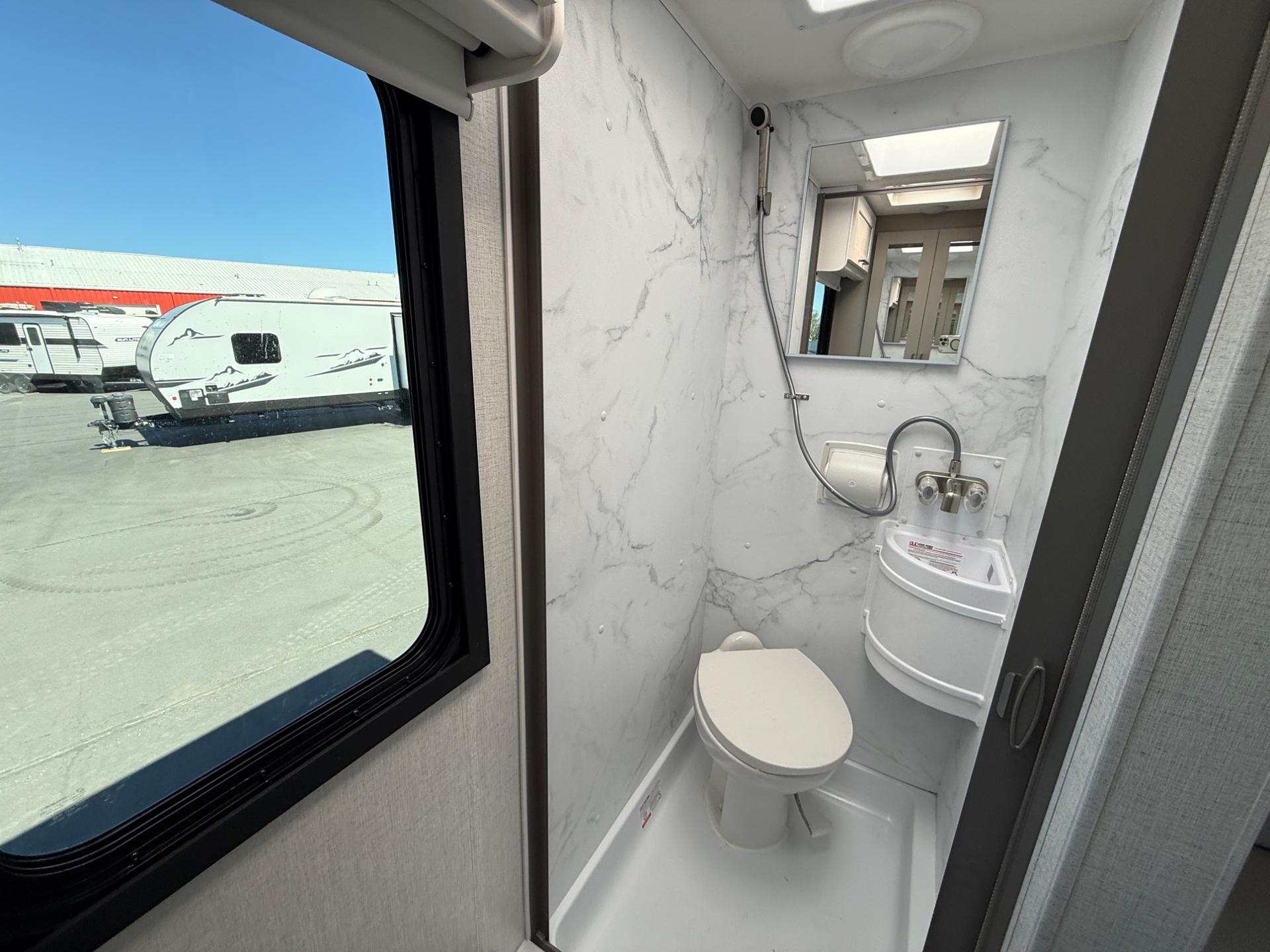 2026 Thor Motor Coach 2026 Thor Motor Coach Chateau - thumbnail 27