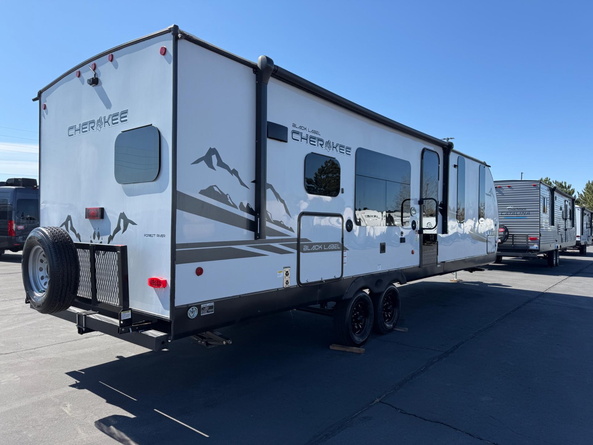 2022 Forest River 2022 Forest River Cherokee - thumbnail 4