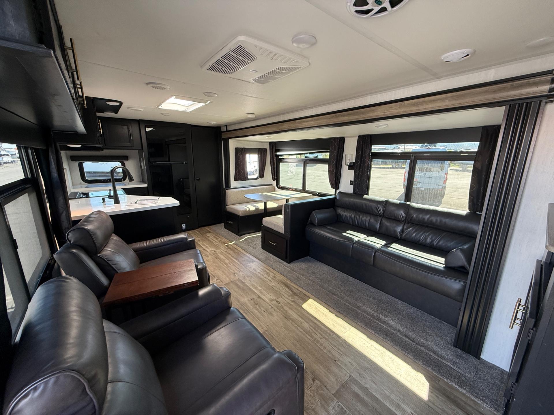 2022 Forest River 2022 Forest River Cherokee - thumbnail 8