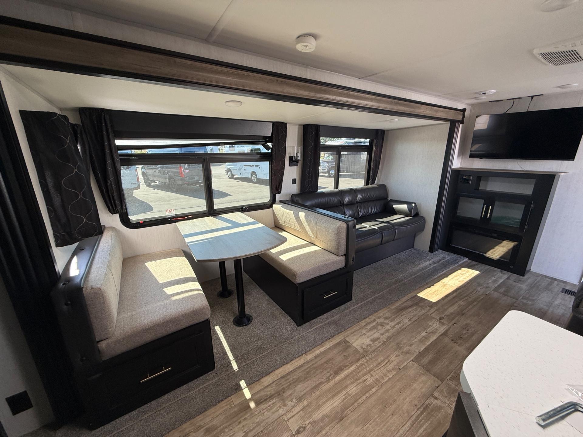 2022 Forest River 2022 Forest River Cherokee - thumbnail 11