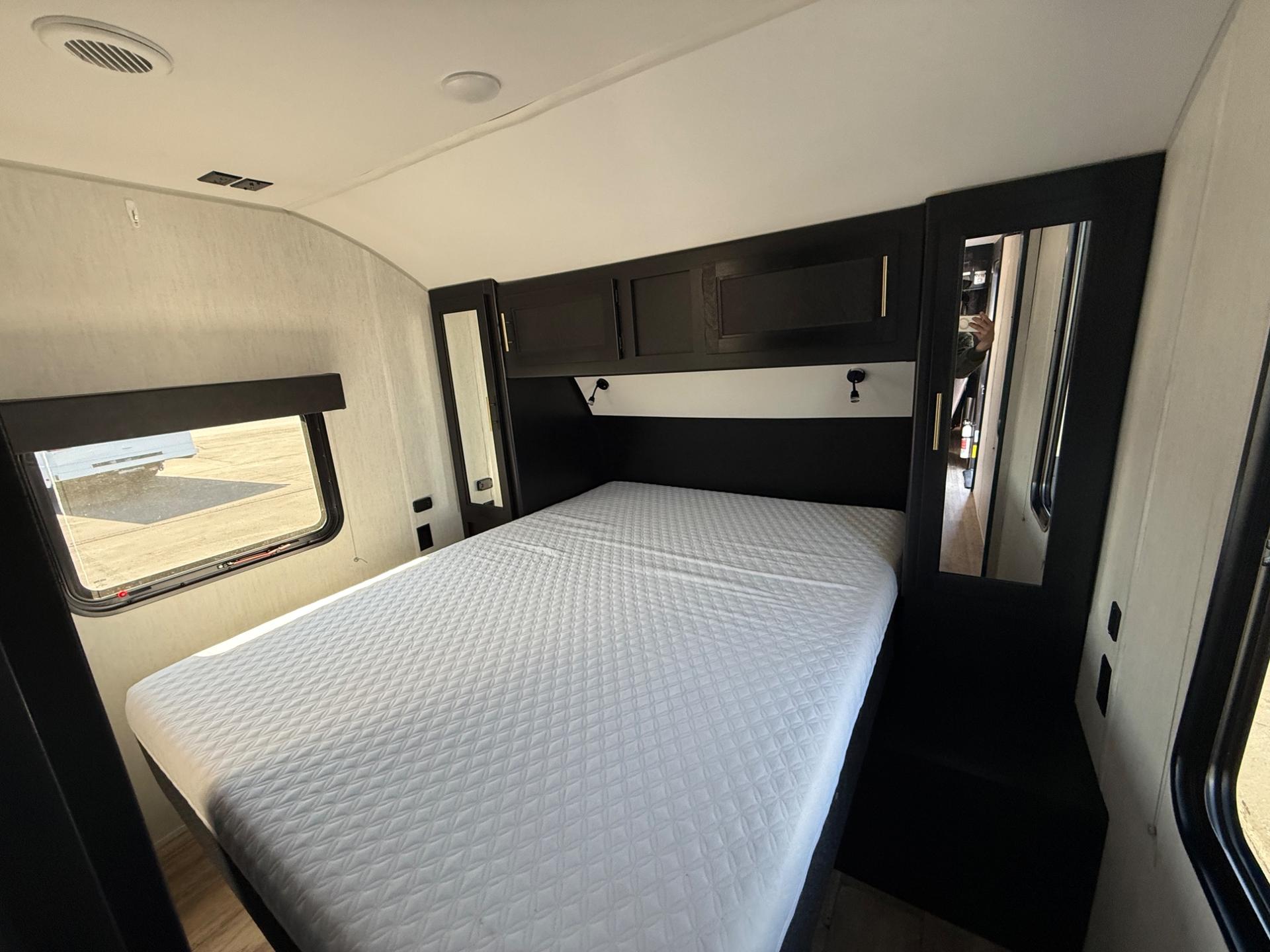 2022 Forest River 2022 Forest River Cherokee - thumbnail 12