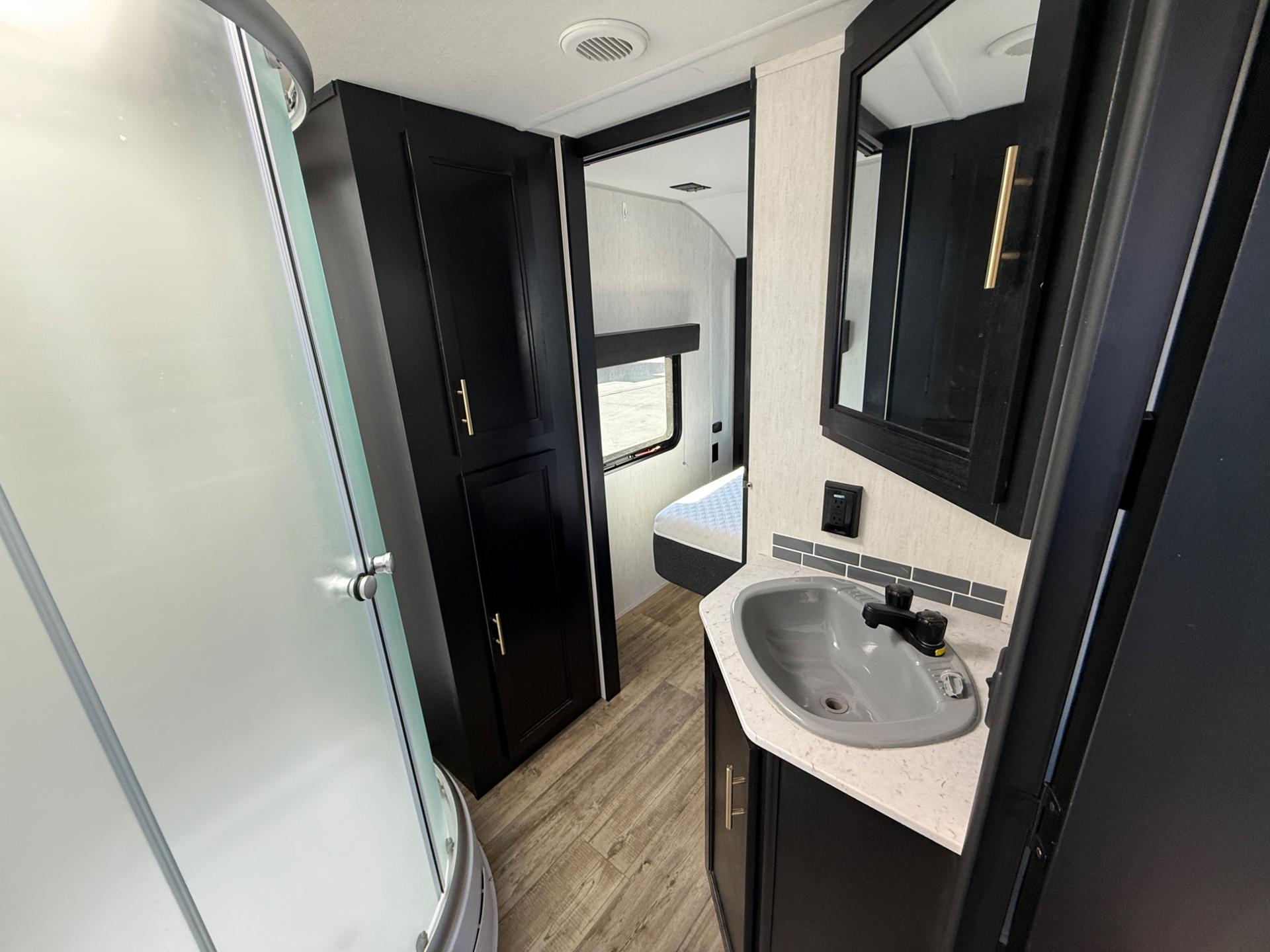 2022 Forest River 2022 Forest River Cherokee - thumbnail 14