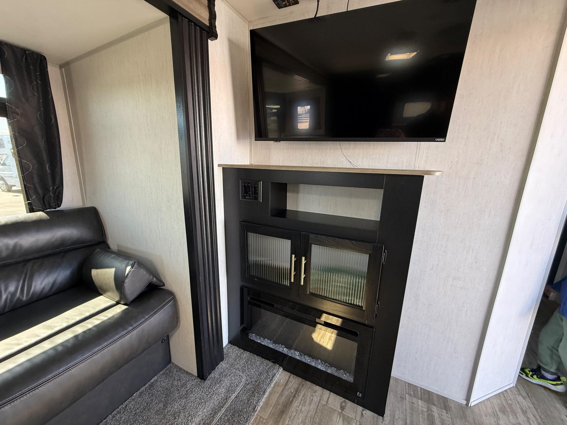 2022 Forest River 2022 Forest River Cherokee - thumbnail 19