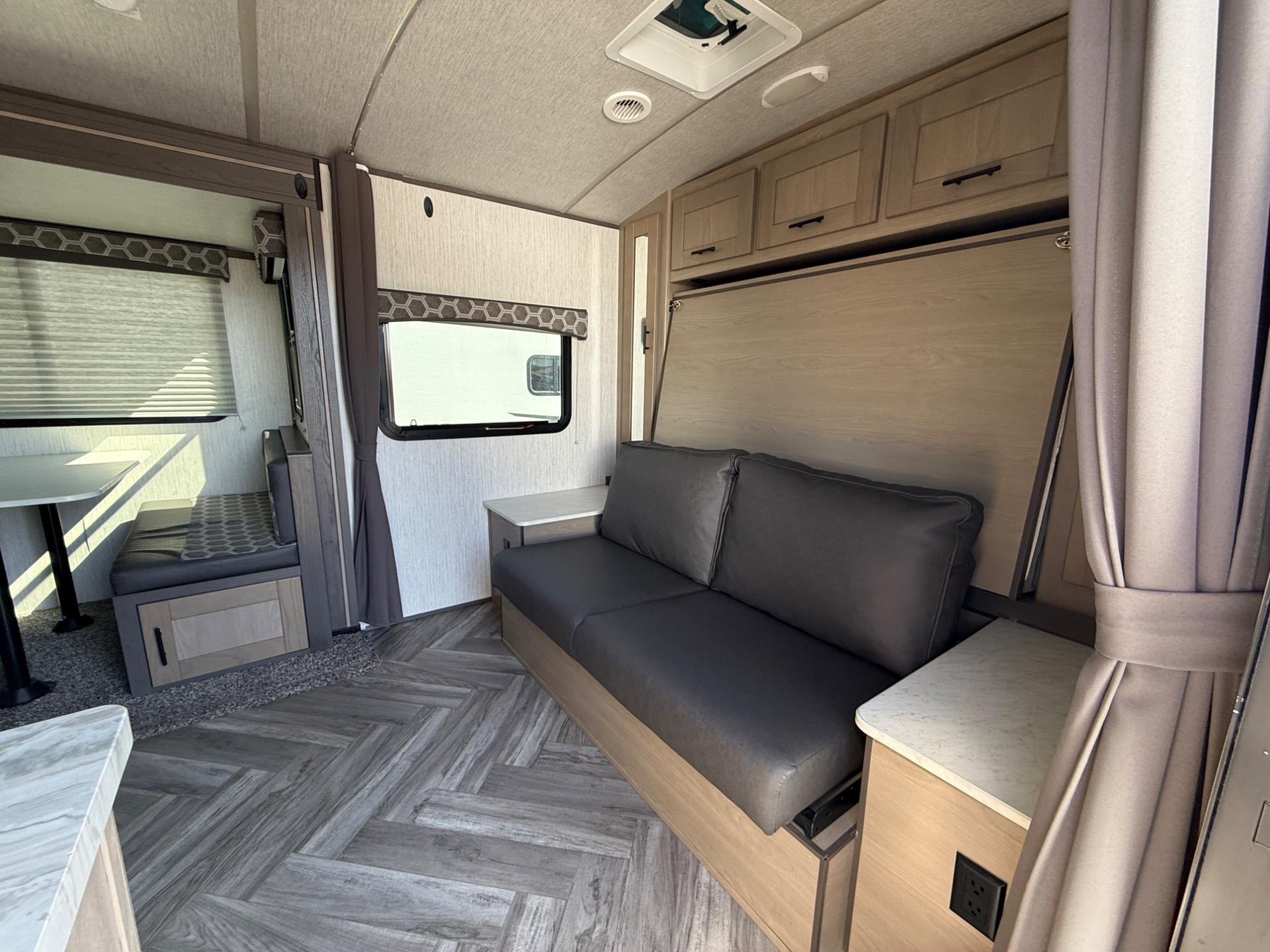 2021 Cruiser RV 2021 Cruiser RV Shadow Cruiser - thumbnail 8