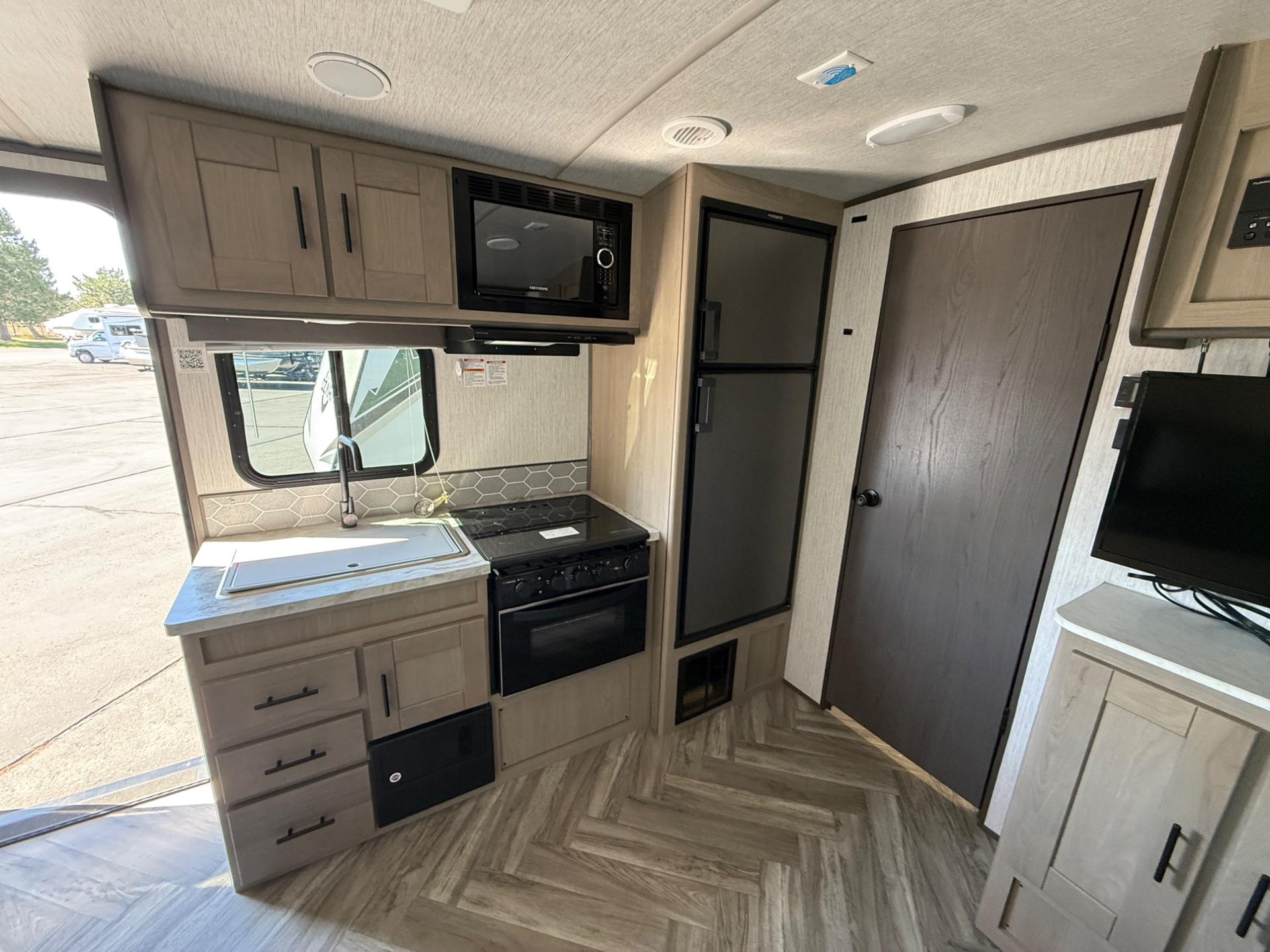 2021 Cruiser RV 2021 Cruiser RV Shadow Cruiser - thumbnail 11