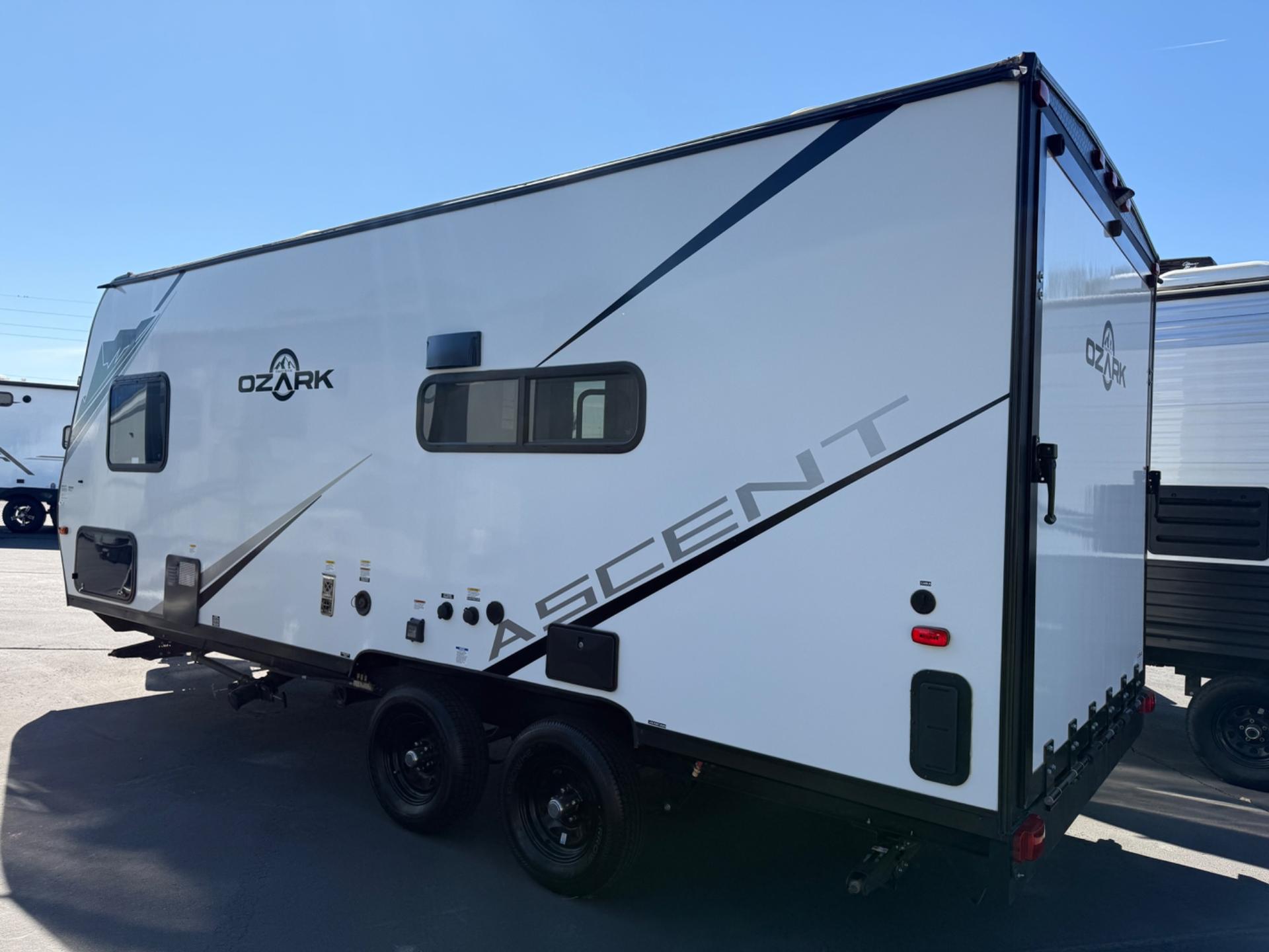 2023 Forest River 2023 Forest River Ozark - thumbnail 3