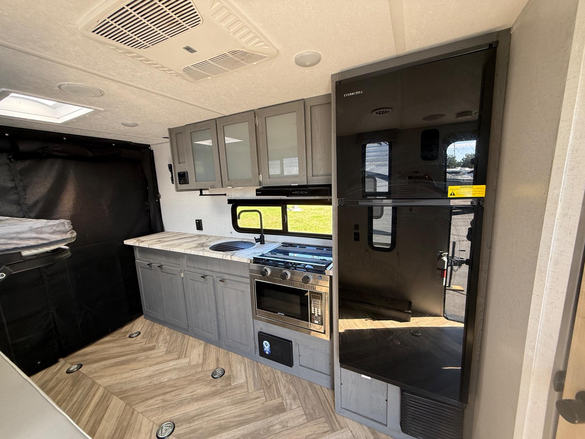 2023 Forest River 2023 Forest River Ozark - thumbnail 9