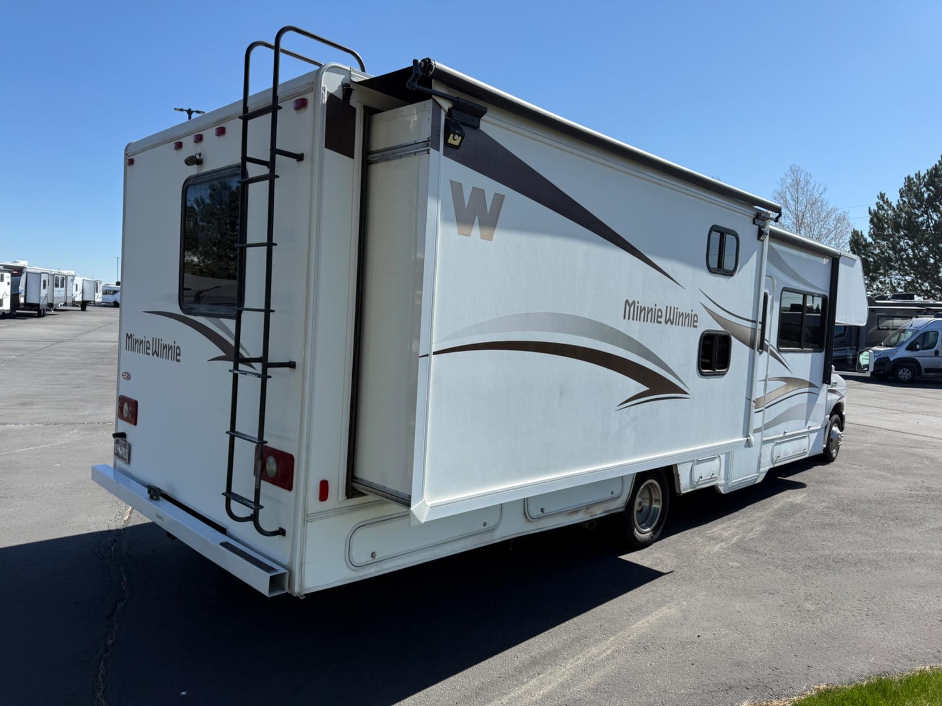2013 Winnebago 2013 Winnebago Minnie Winnie - thumbnail 3