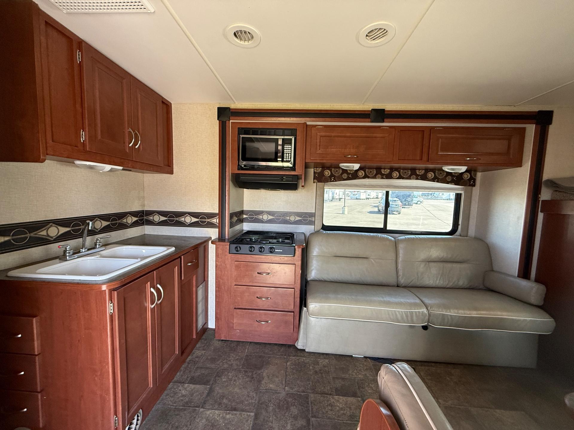 2013 Winnebago 2013 Winnebago Minnie Winnie - thumbnail 17
