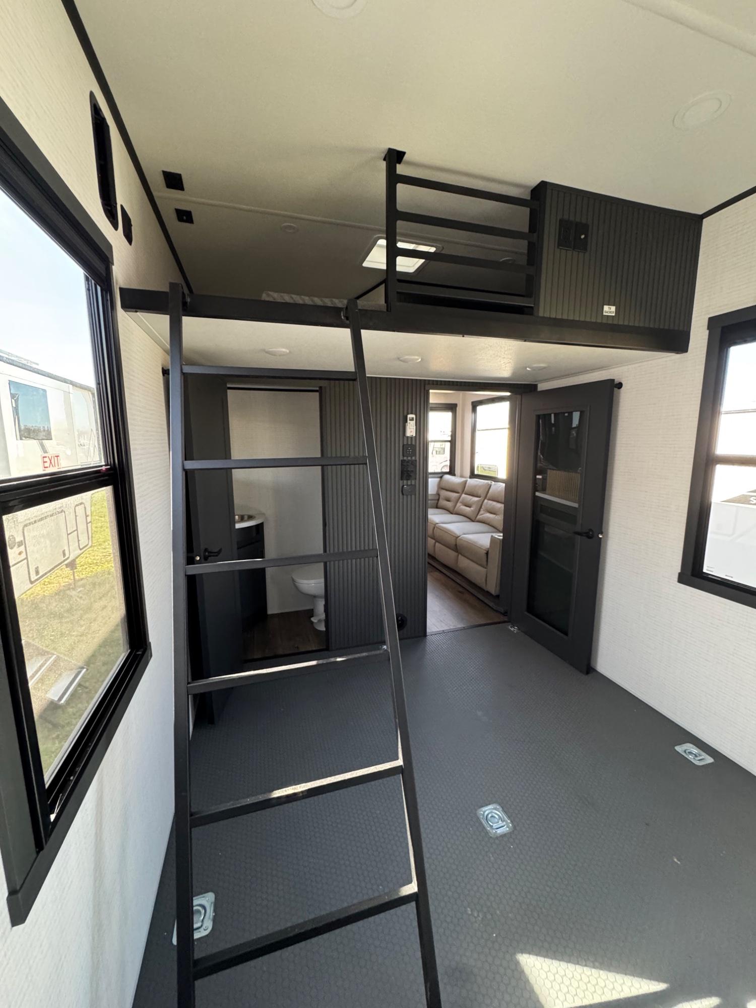 2026 Forest River RV 2026 Forest River RV Xlr Nitro Toy Hauler - thumbnail 17