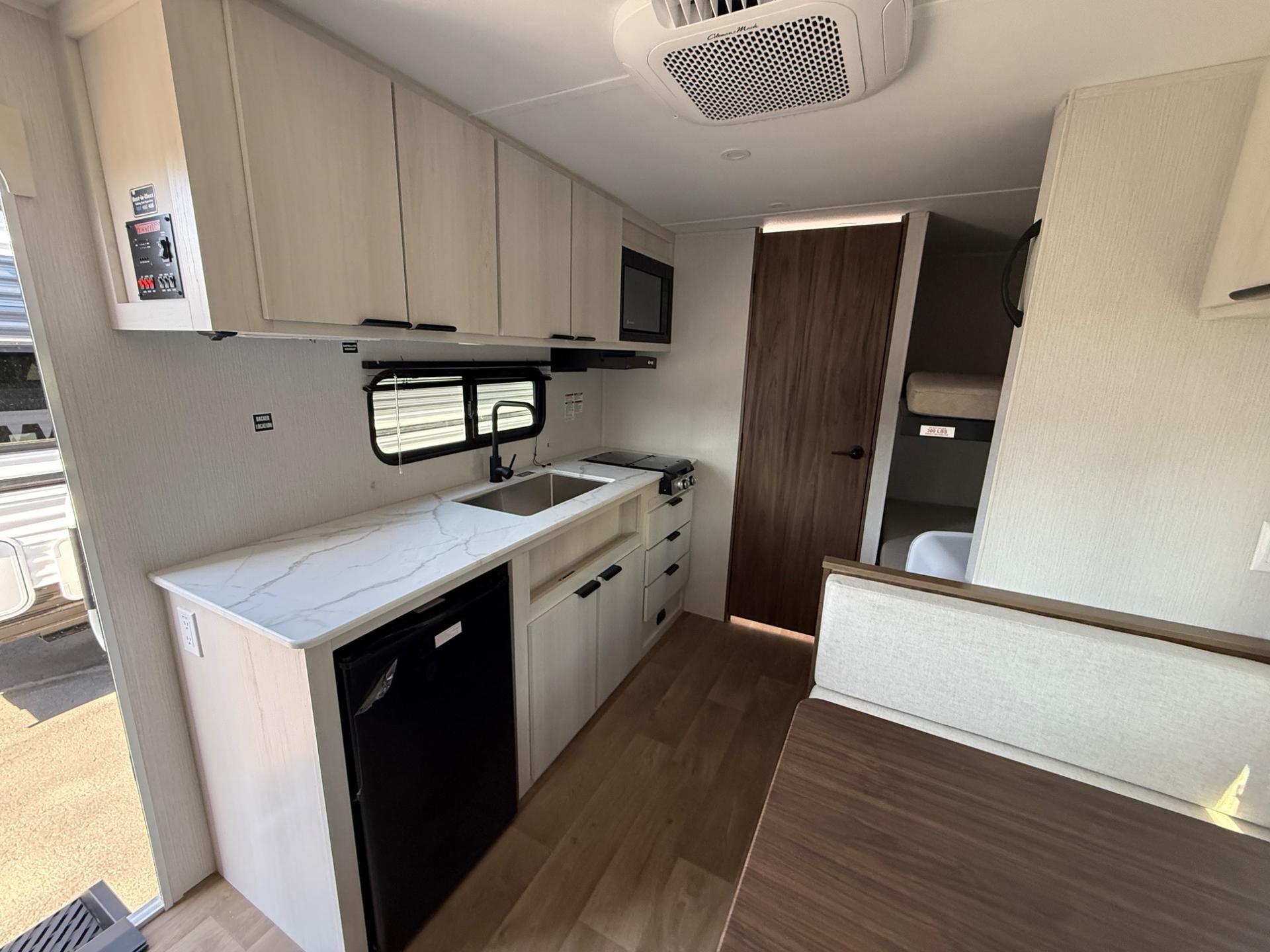 2026 Winnebago 2026 Winnebago Access - thumbnail 11