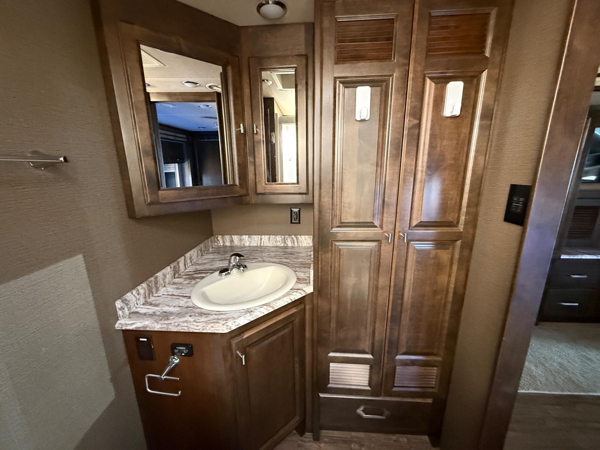 2019 Tiffin Motorhomes 2019 Tiffin Motorhomes Allegro Open Road - thumbnail 38