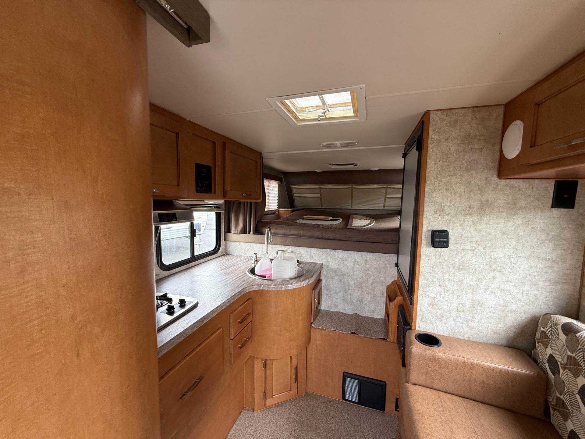 2019 Adventurer 2019 Adventurer Campers - thumbnail 9