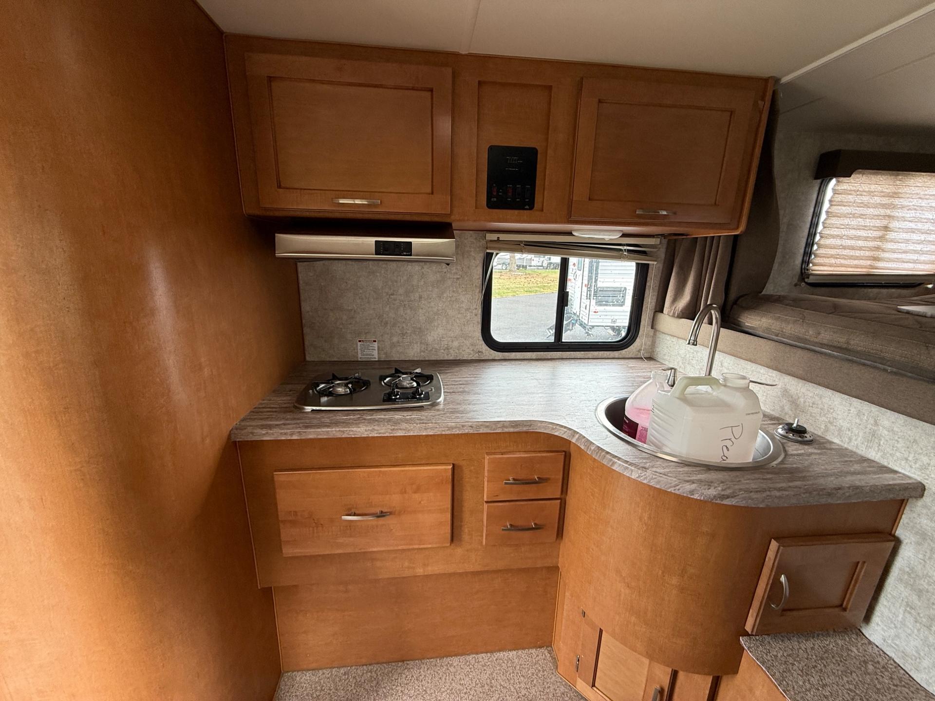 2019 Adventurer 2019 Adventurer Campers - thumbnail 13