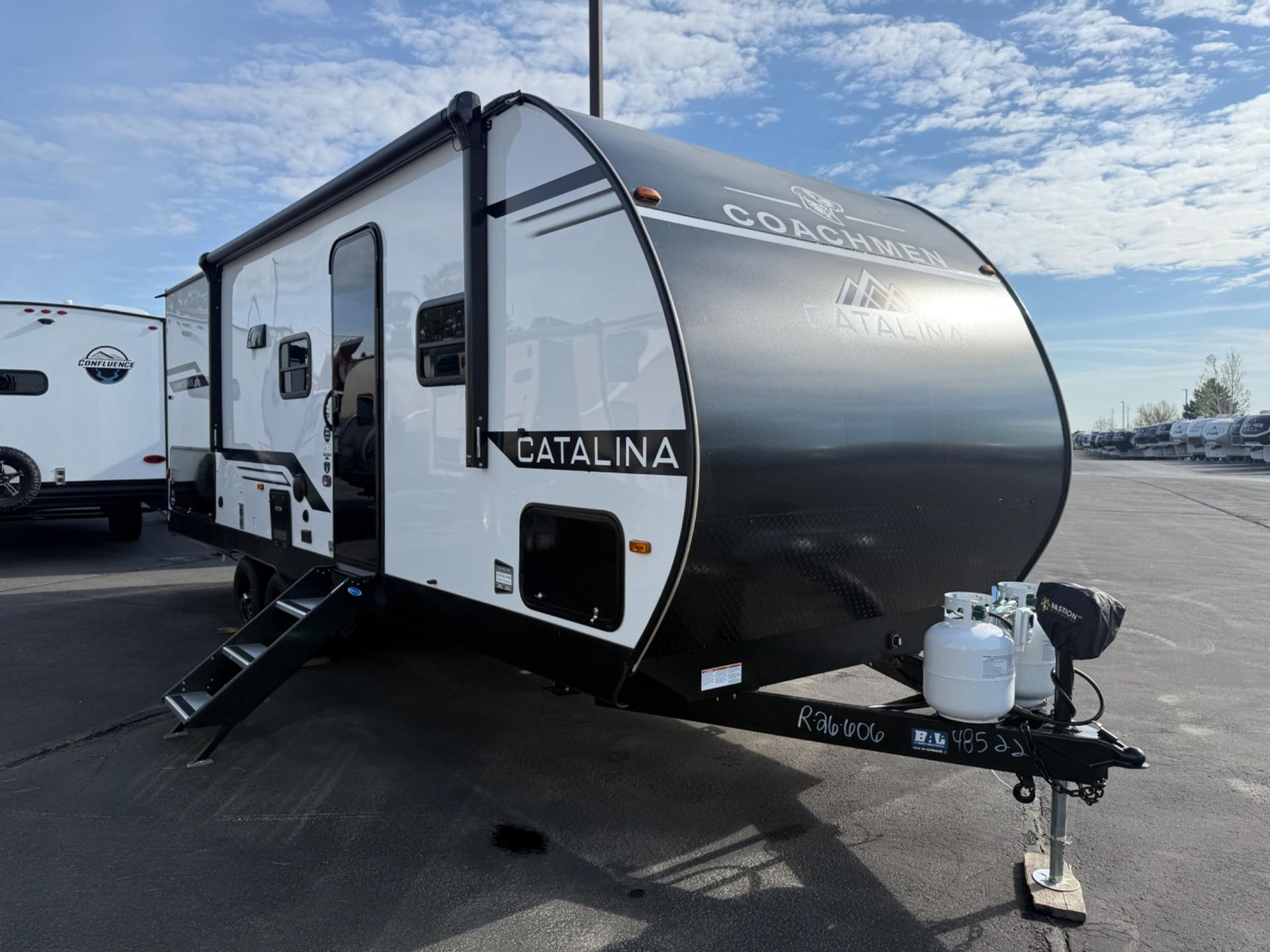 2026 Coachmen 2026 Coachmen Catalina Summit Series 8 - thumbnail 3
