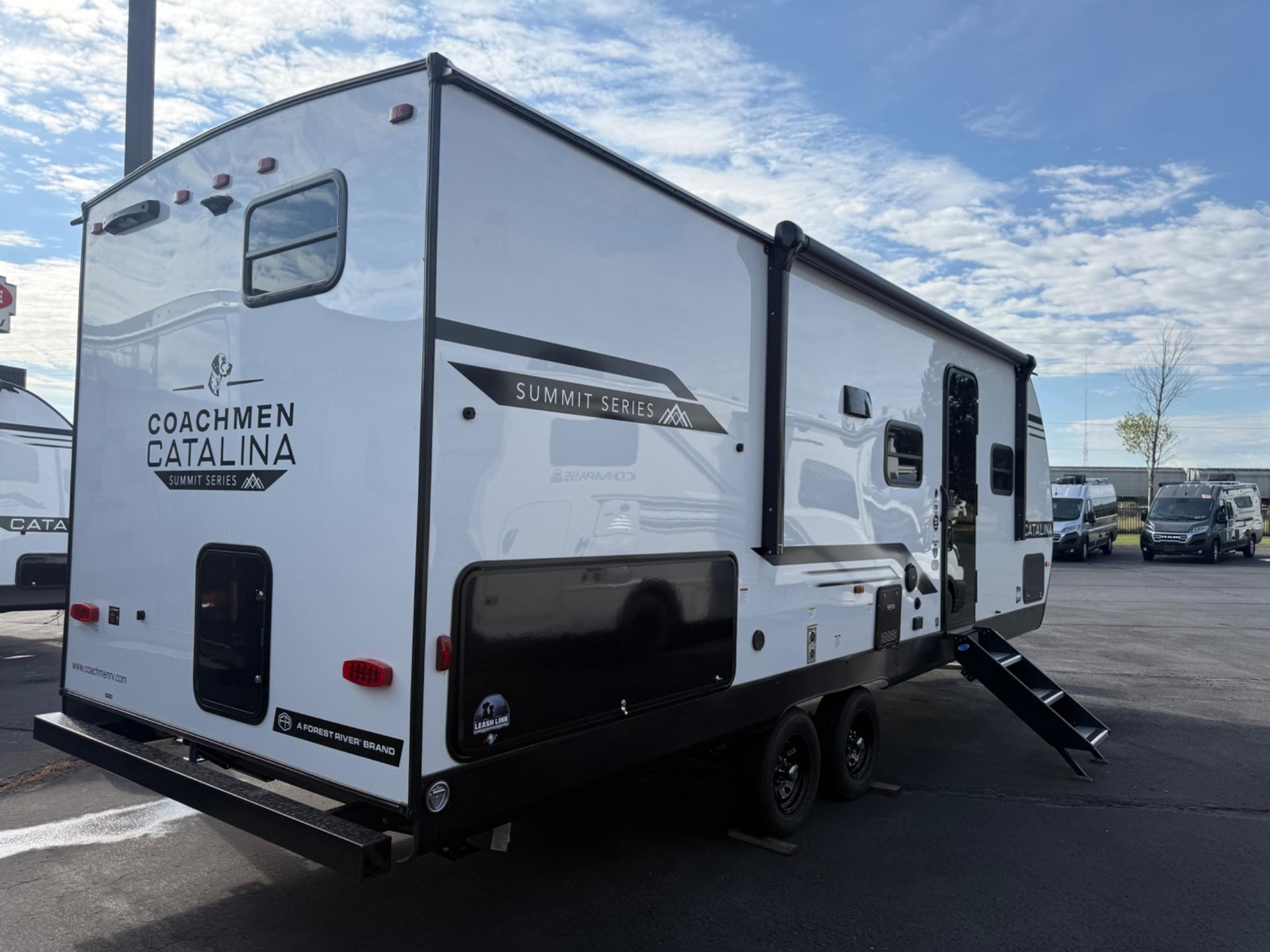 2026 Coachmen 2026 Coachmen Catalina Summit Series 8 - thumbnail 4